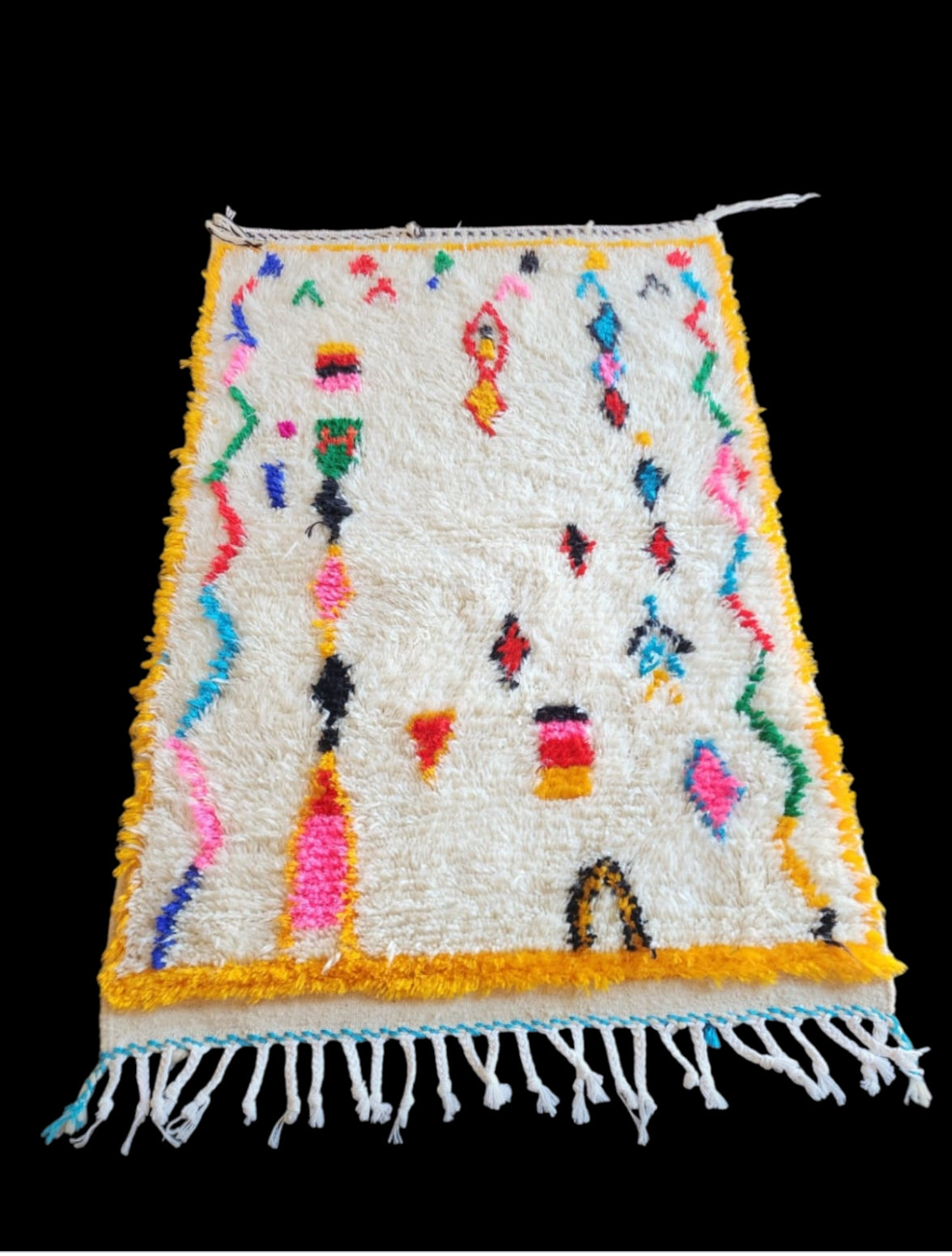 Handmade Azilal Rug, size 150 x 100 cm (4.92 x 3.28 ft)