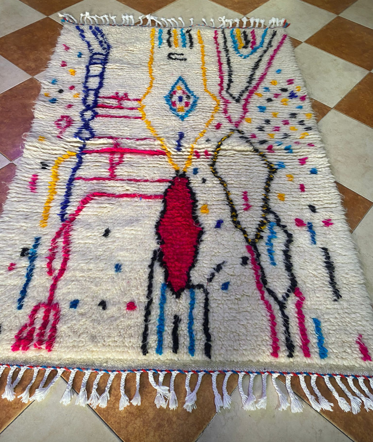 Handmade Azilal Rug, size 150 x 100 cm (4.92 x 3.28 ft)