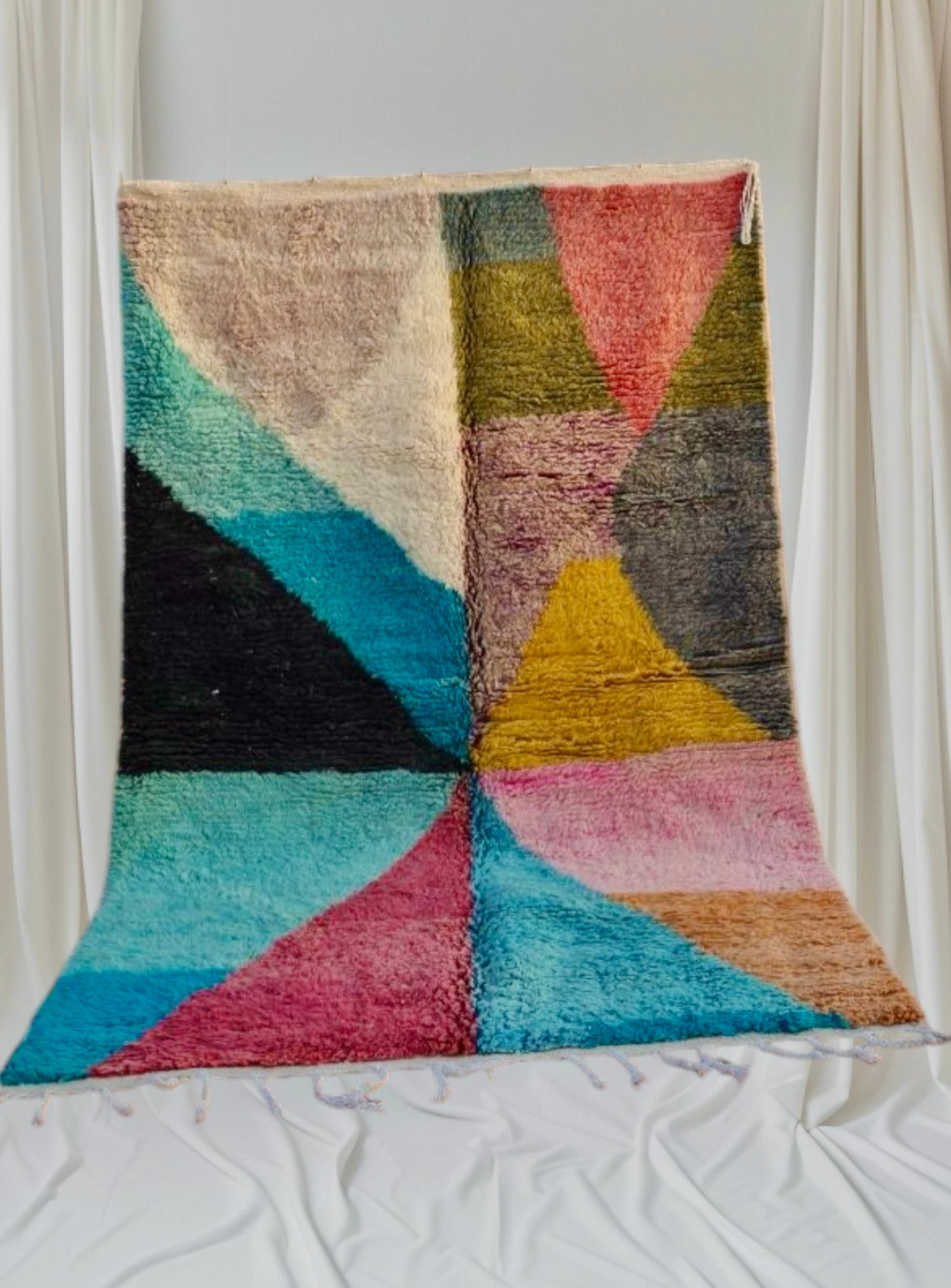 Beni Ouarain Rug size 250 x 150 cm || 8.2 x 4.92 ft