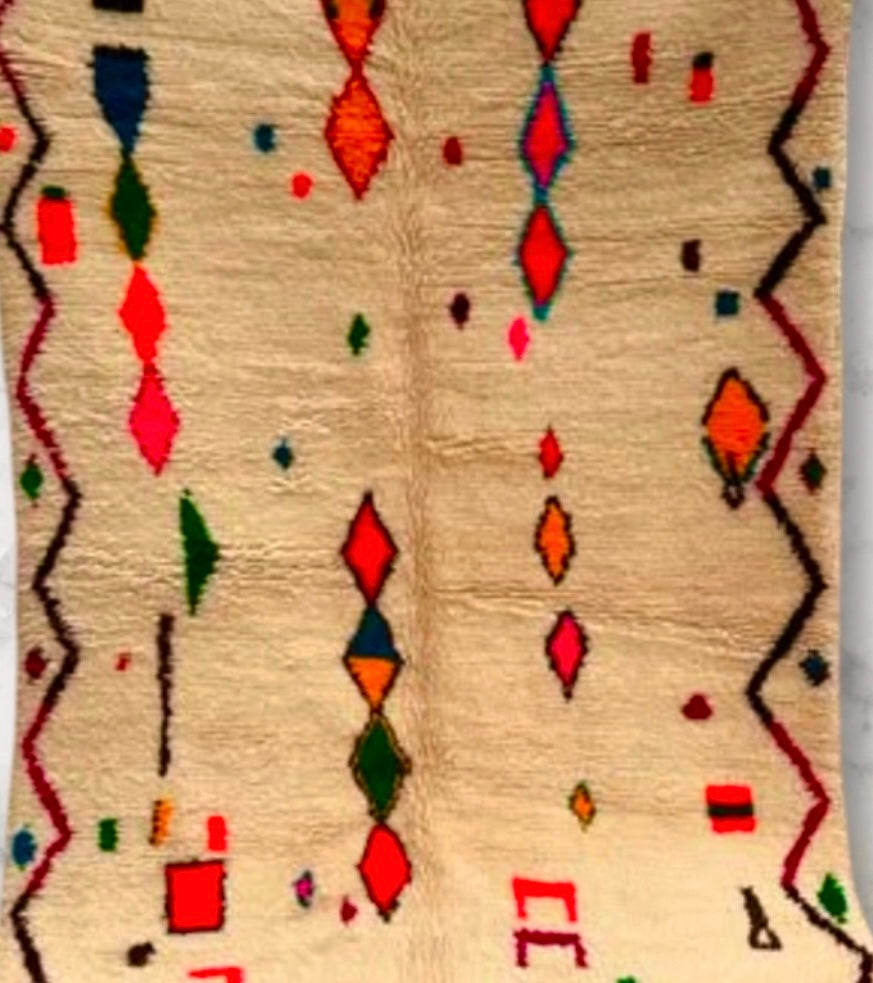 Handmade Azilal Rug, size 250 x 150 cm || 8.2 x 4.92 ft