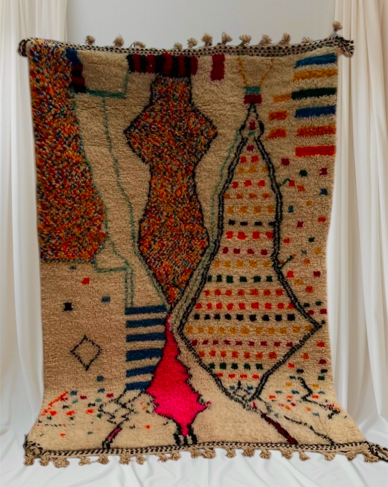 Handmade Azilal Rug, size 250 x 150 cm || 8.2 x 4.92 ft