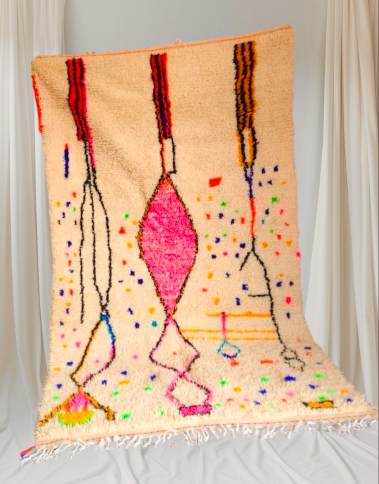 Handmade Azilal Rug, size 250 x 150 cm || 8.2 x 4.92 ft