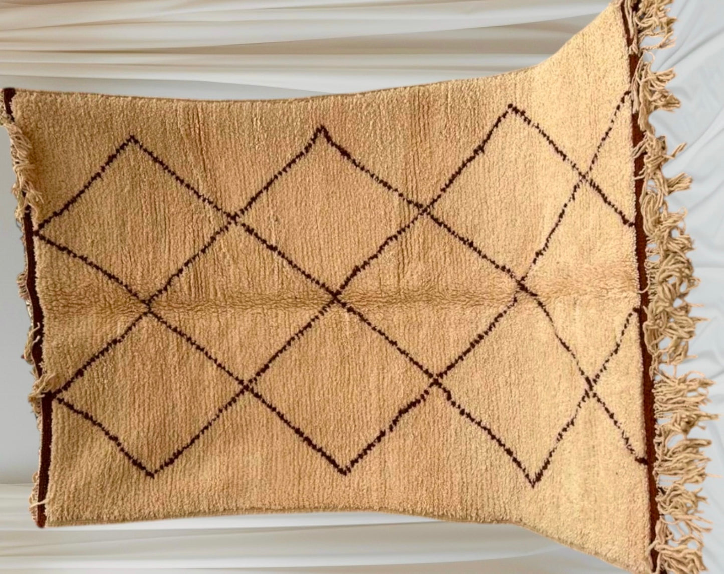 Beni Ouarain Rug size 250 x 150 cm || 8.2 x 4.92 ft