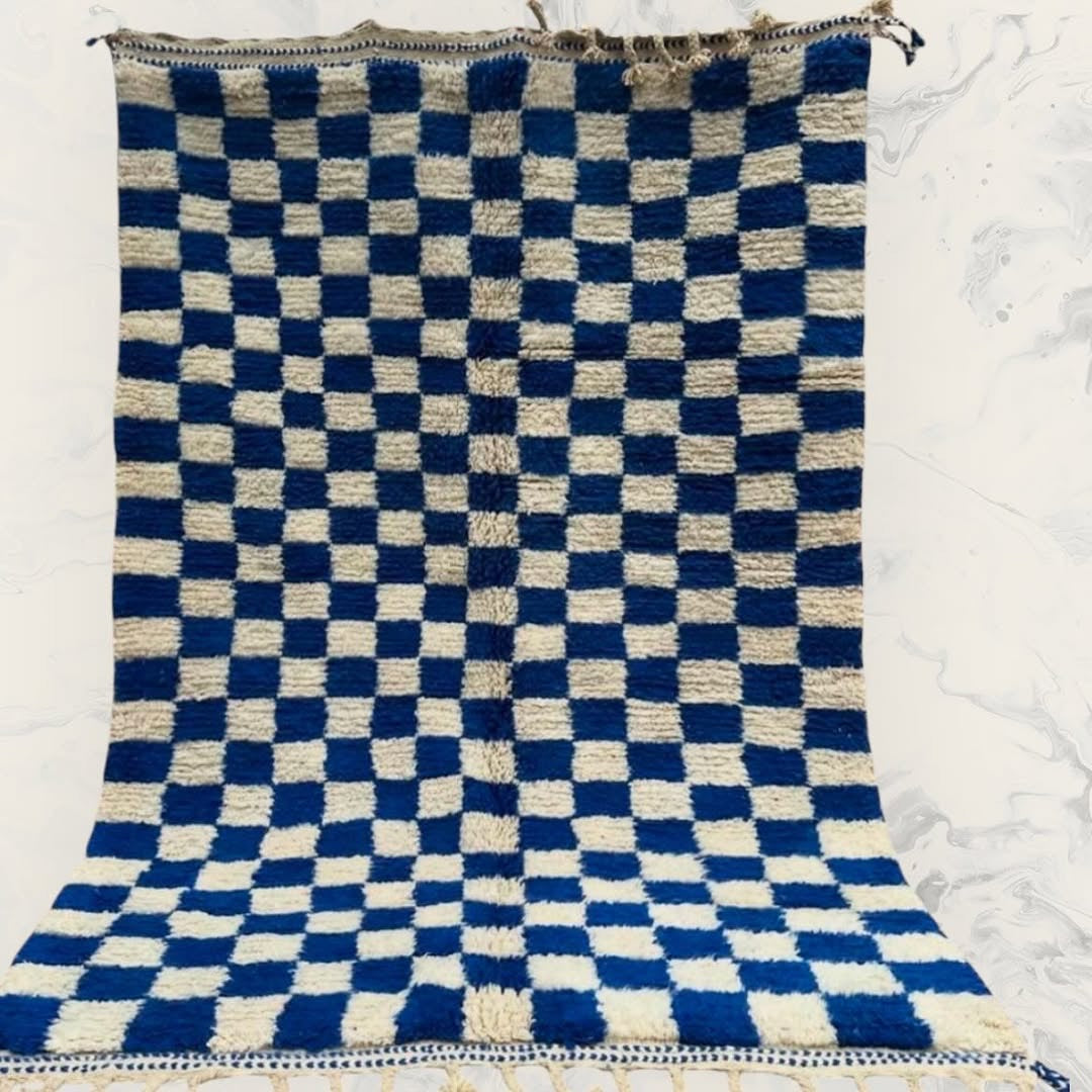 Beni Ouarain Rug size 250 x 150 cm || 8.2 x 4.92 ft