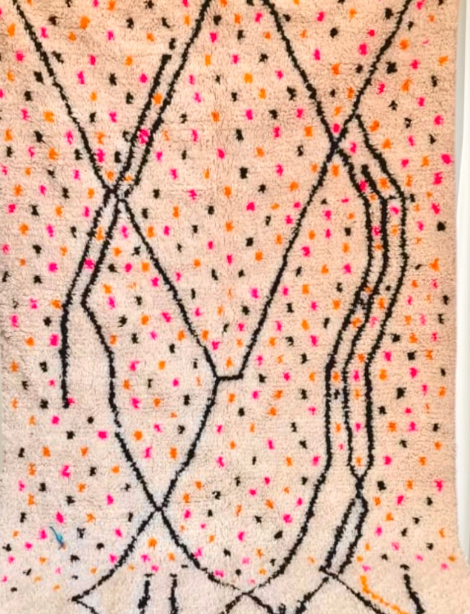 Handmade Azilal Rug, size 250 x 150 cm || 8.2 x 4.92 ft