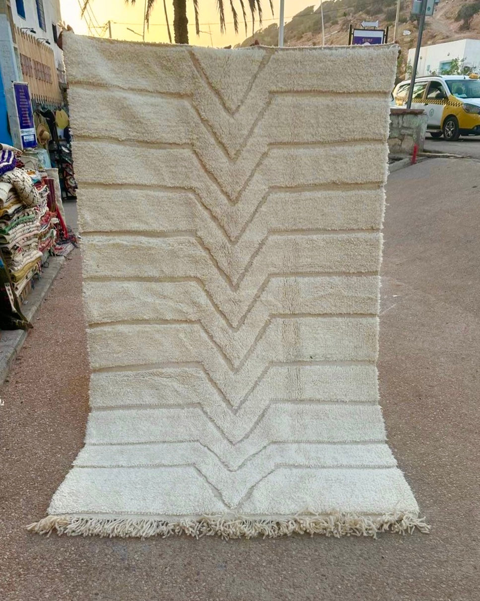 Beni Ouarain Rug size 250 x 150 cm || 8.2 x 4.92 ft