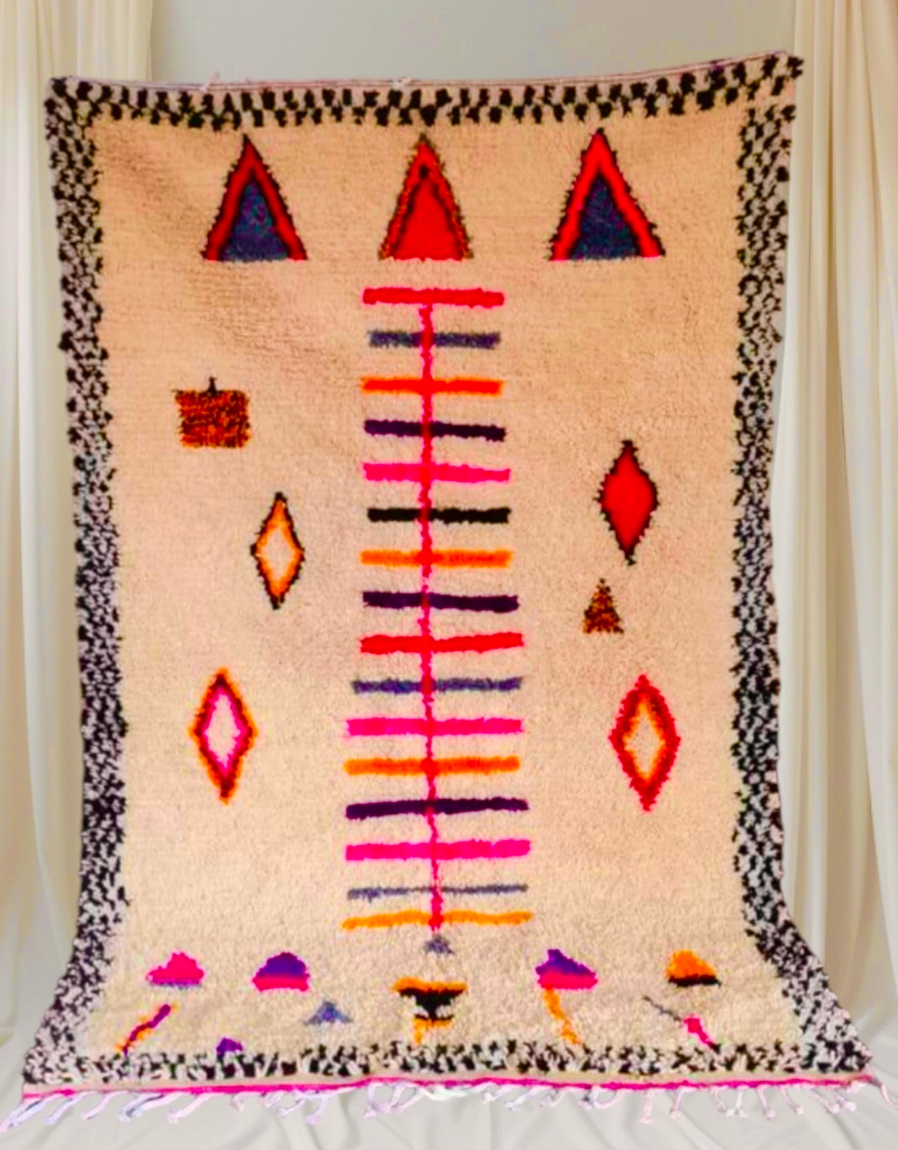 Handmade Azilal Rug, size 250 x 150 cm || 8.2 x 4.92 ft