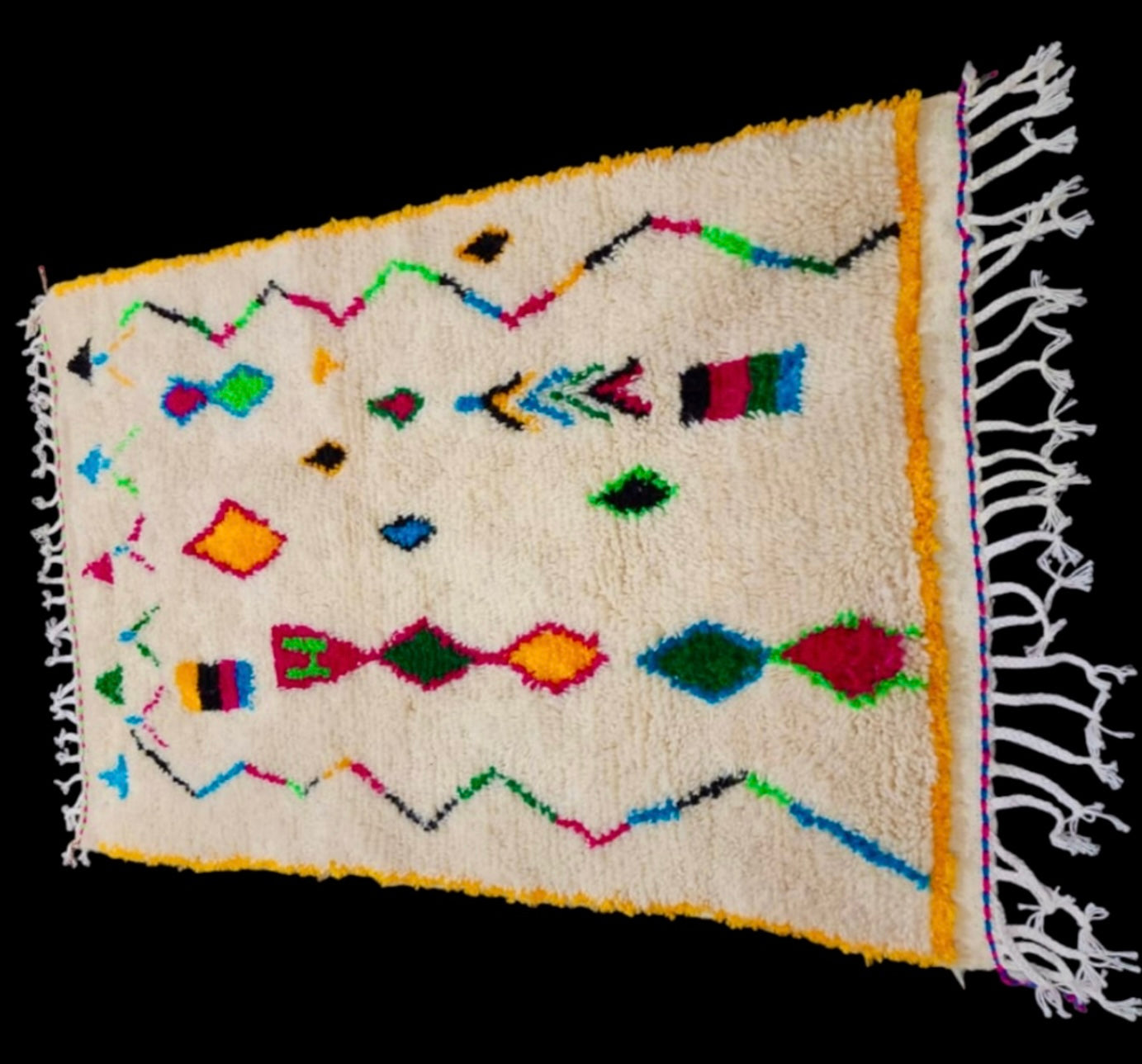 Handmade Azilal Rug, size 150 x 100 cm (4.92 x 3.28 ft)
