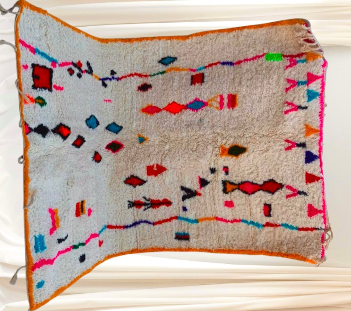 Azilal Rug, size 300 x 200 cm || 9.84 x 6.56 ft