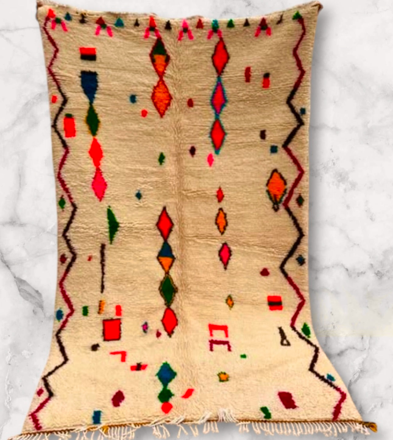 Handmade Azilal Rug, size 250 x 150 cm || 8.2 x 4.92 ft