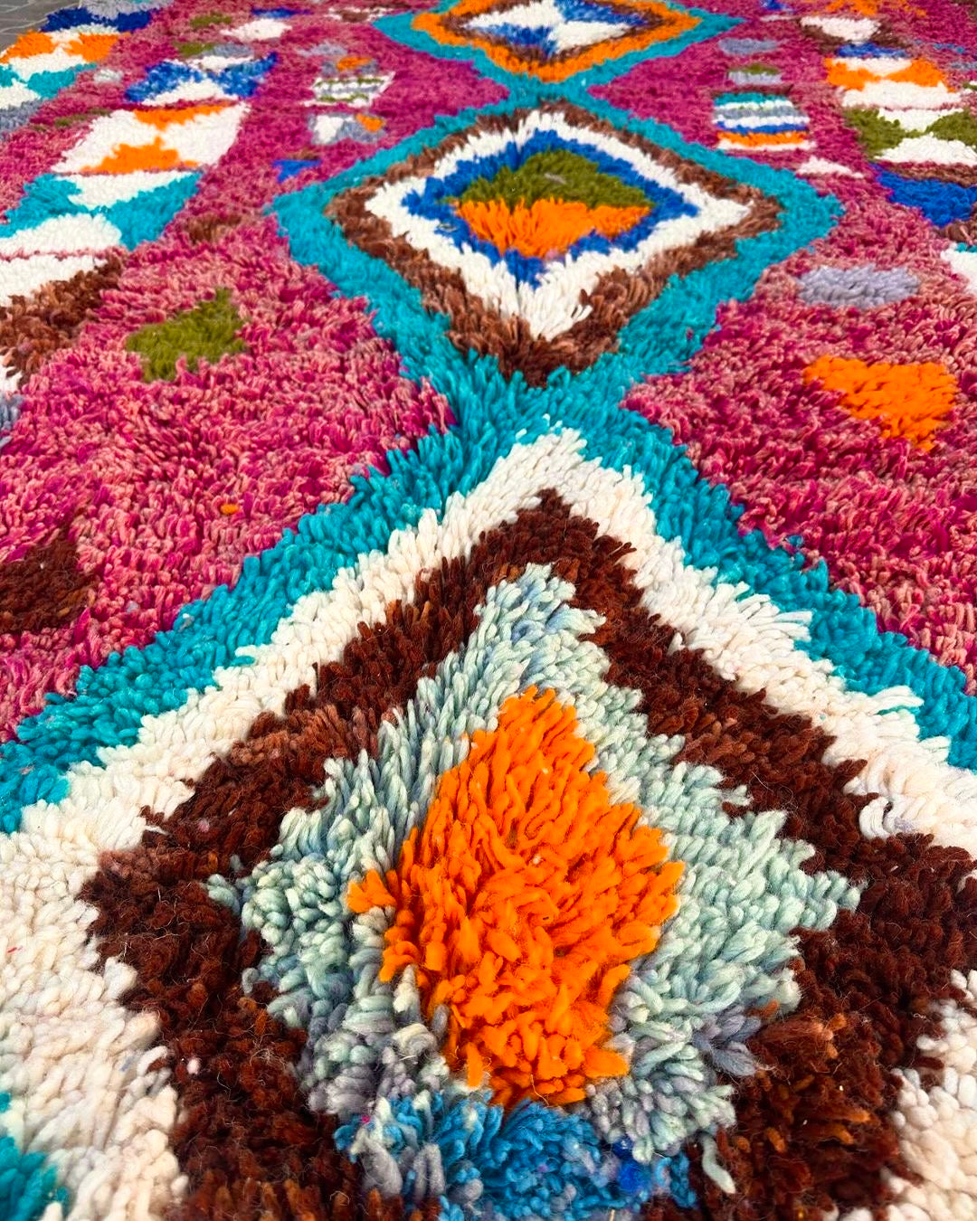 Handmade Azilal Rug, size 300 x 200 cm || 9.84 x 6.56 ft