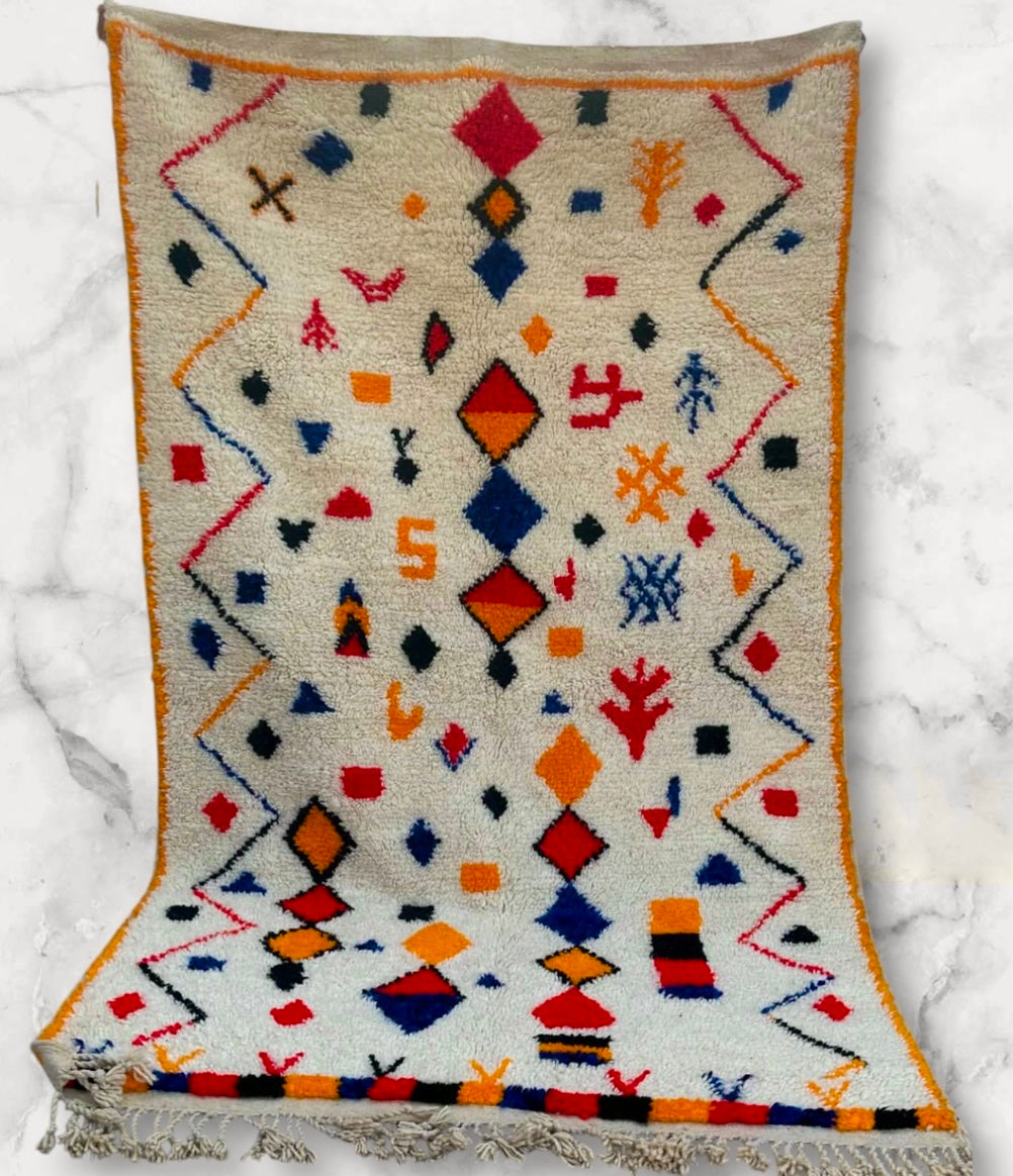 Handmade Azilal Rug, size 250 x 150 cm || 8.2 x 4.92 ft