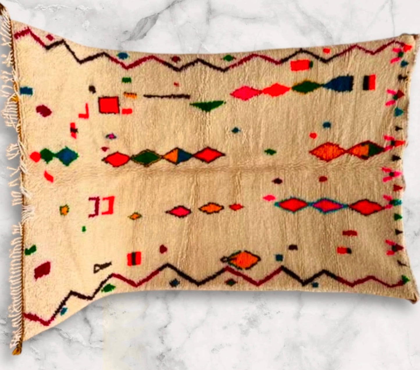 Handmade Azilal Rug, size 250 x 150 cm || 8.2 x 4.92 ft