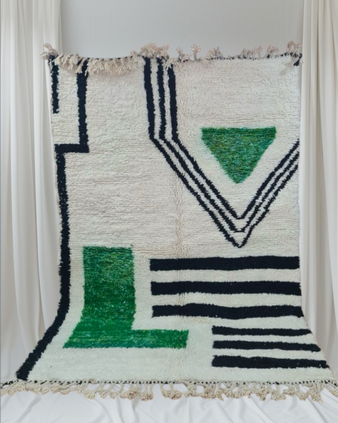 Beni Ouarain Rug size 250 x 150 cm || 8.2 x 4.92 ft