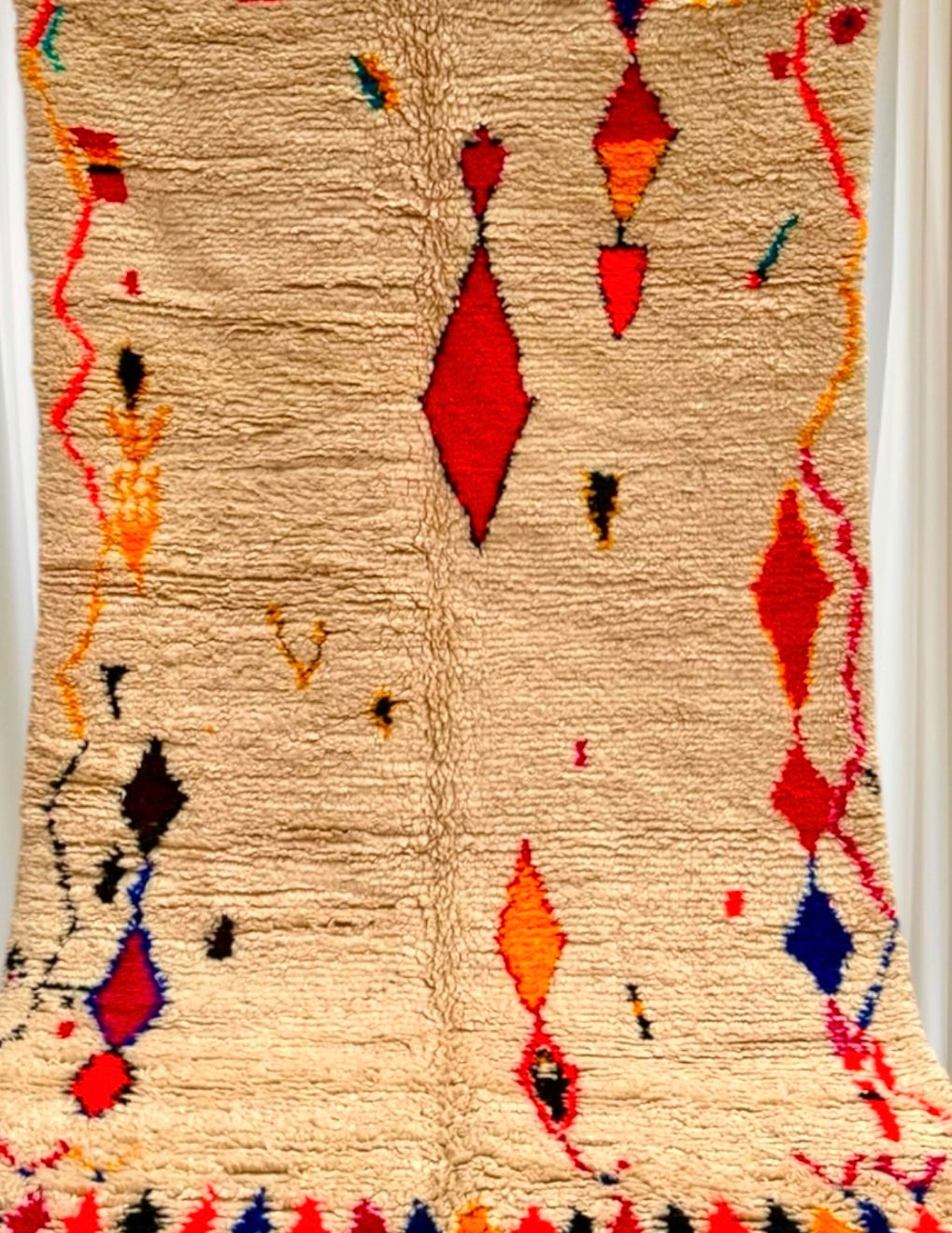 Handmade Azilal Rug, size 250 x 150 cm || 8.2 x 4.92 ft