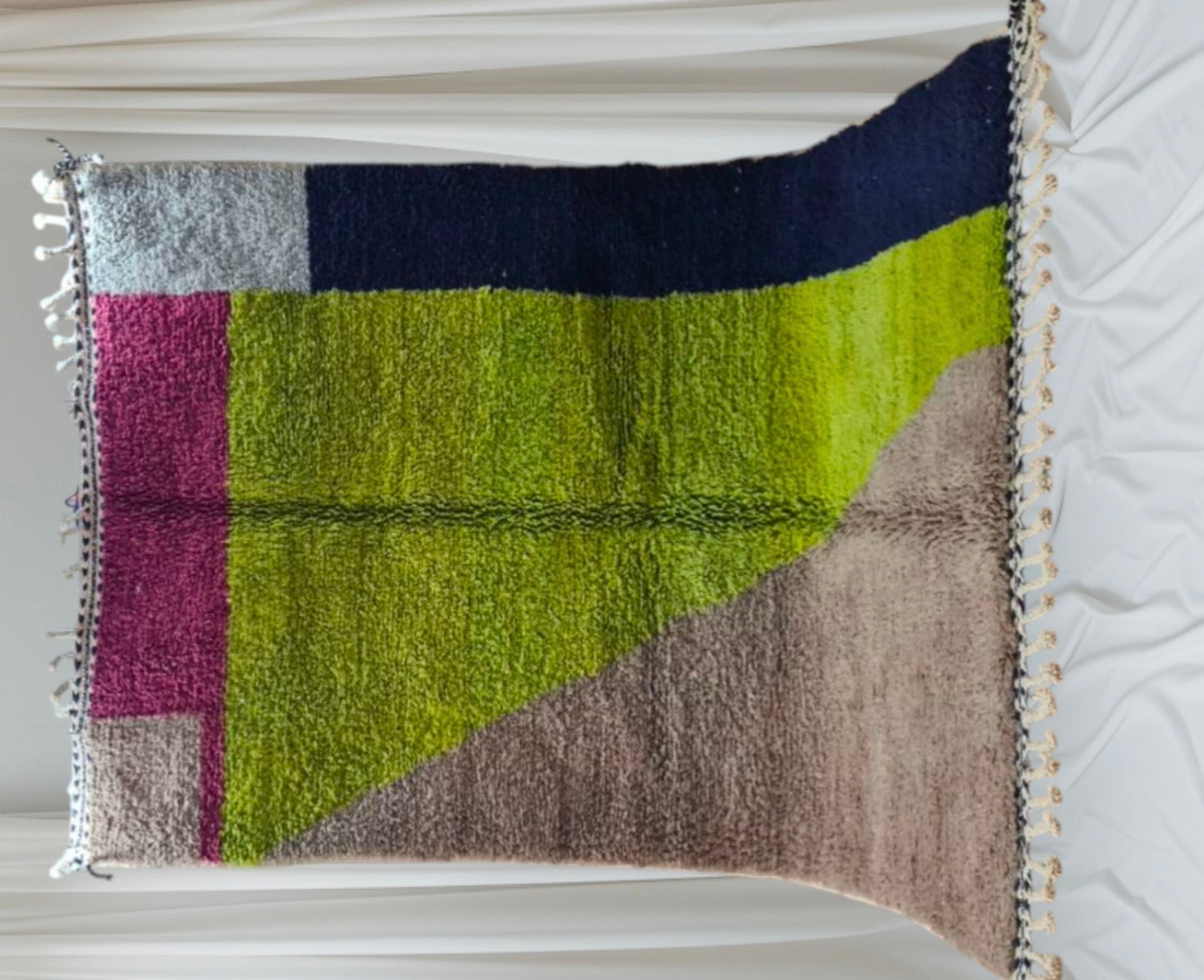 Beni Ouarain Rug size 250 x 150 cm || 8.2 x 4.92 ft