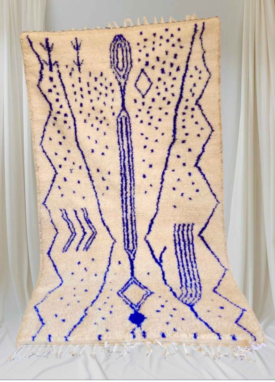 Handmade Azilal Rug, size 250 x 150 cm || 8.2 x 4.92 ft