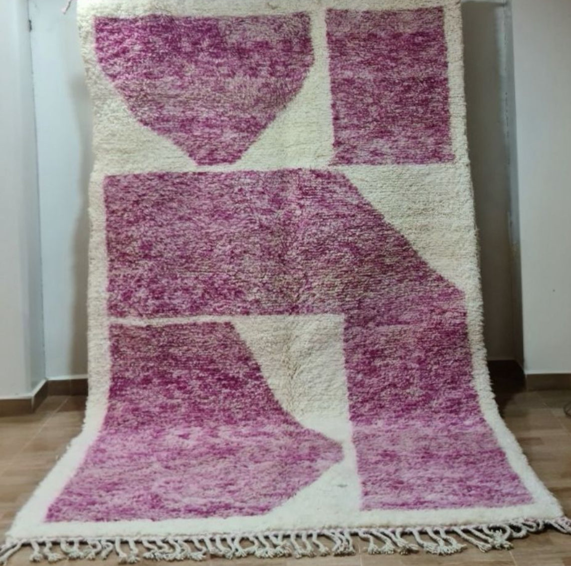Handmade Azilal Rug, size 250 x 150 cm || 8.2 x 4.92 ft