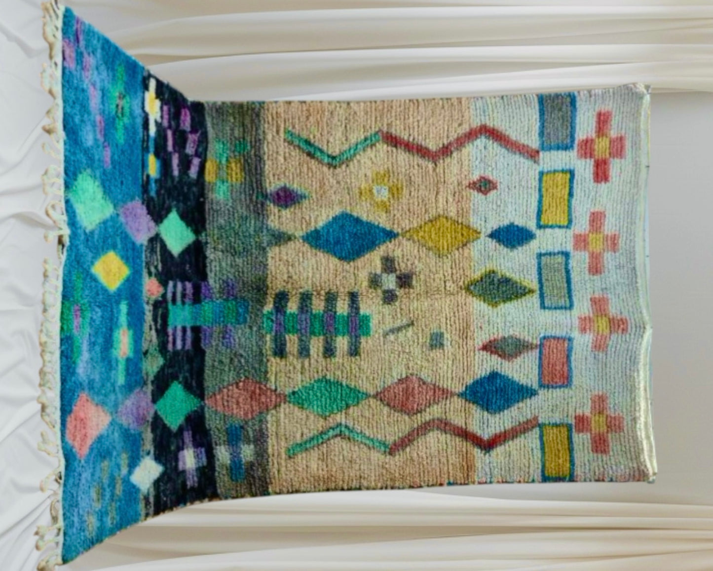 Handmade boujaad Rug, size 250 x 150 cm || 8.2 x 4.92 ft