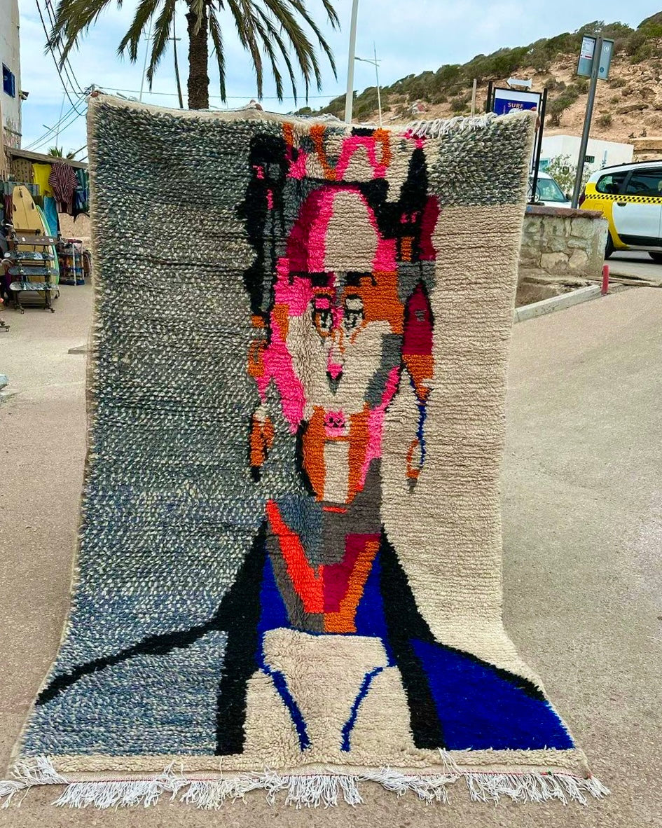 Handmade Azilal Rug, size 250 x 150 cm || 8.2 x 4.92 ft