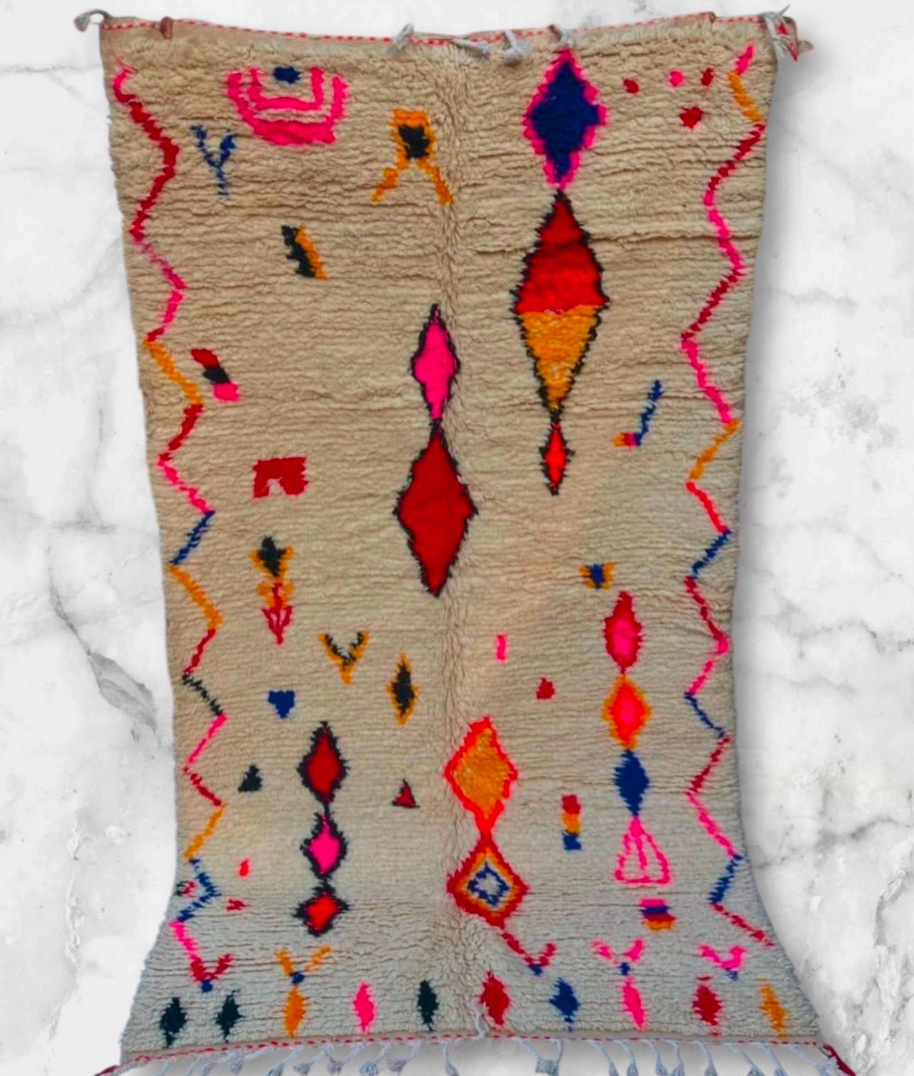 Handmade Azilal Rug, size 250 x 150 cm || 8.2 x 4.92 ft