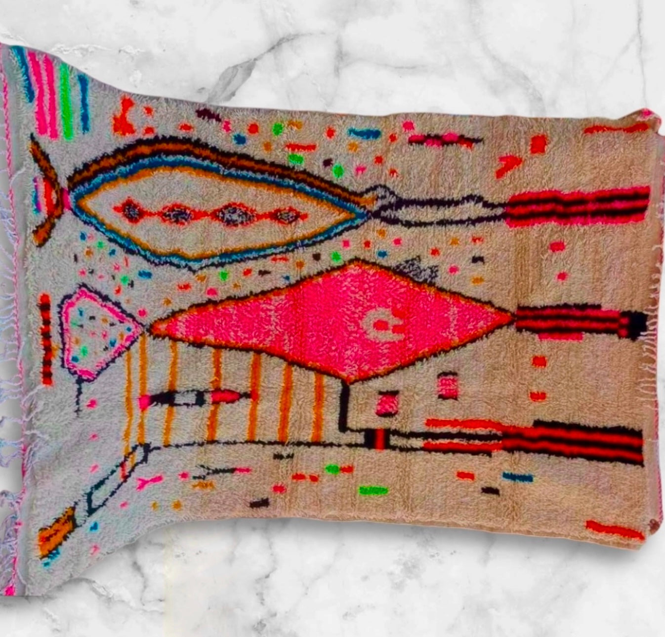 Handmade Azilal Rug, size 250 x 150 cm || 8.2 x 4.92 ft