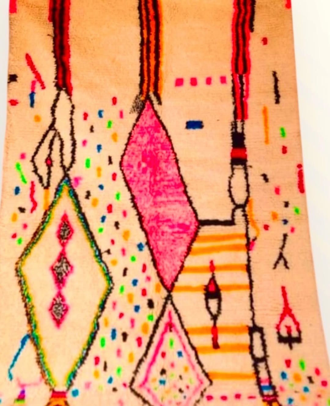Handmade Azilal Rug, size 250 x 150 cm || 8.2 x 4.92 ft