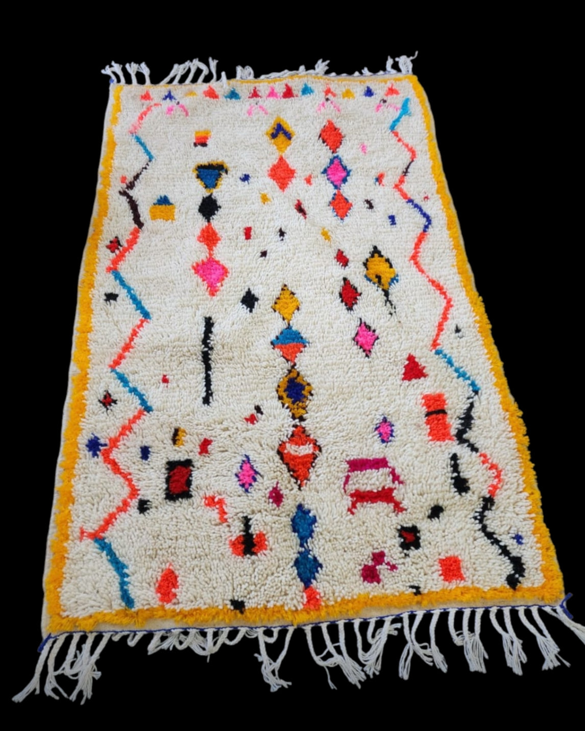 Handmade Azilal Rug, size 150 x 100 cm (4.92 x 3.28 ft)