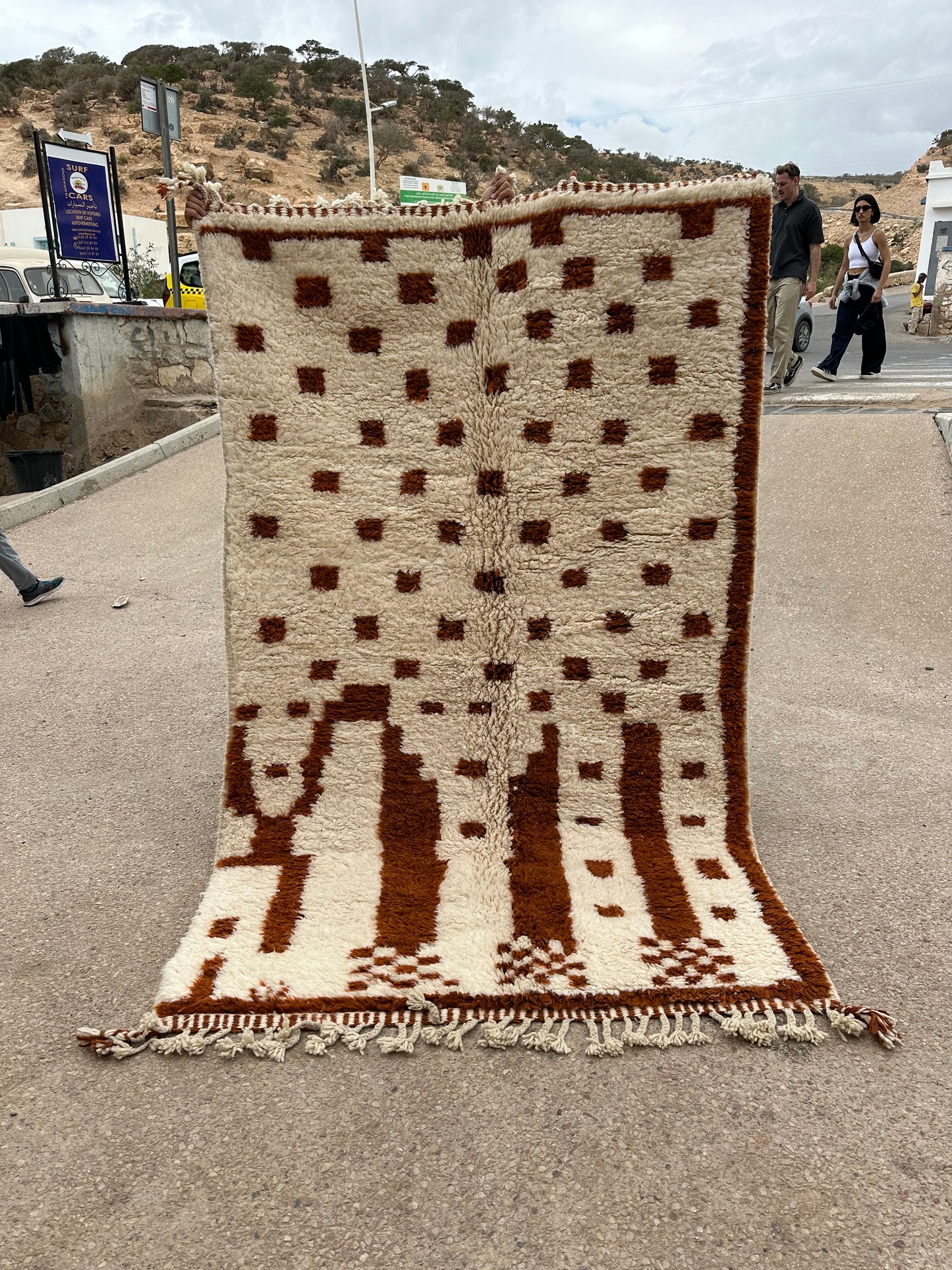 Beni Ouarain Rug size 250 x 150 cm || 8.2 x 4.92 ft