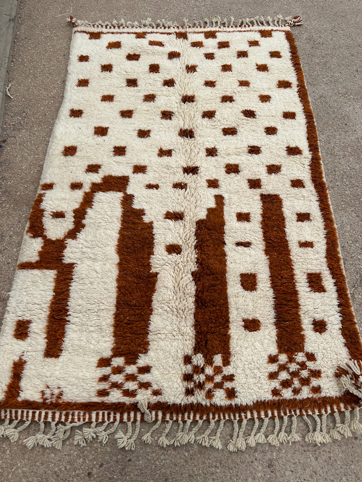Beni Ouarain Rug size 250 x 150 cm || 8.2 x 4.92 ft