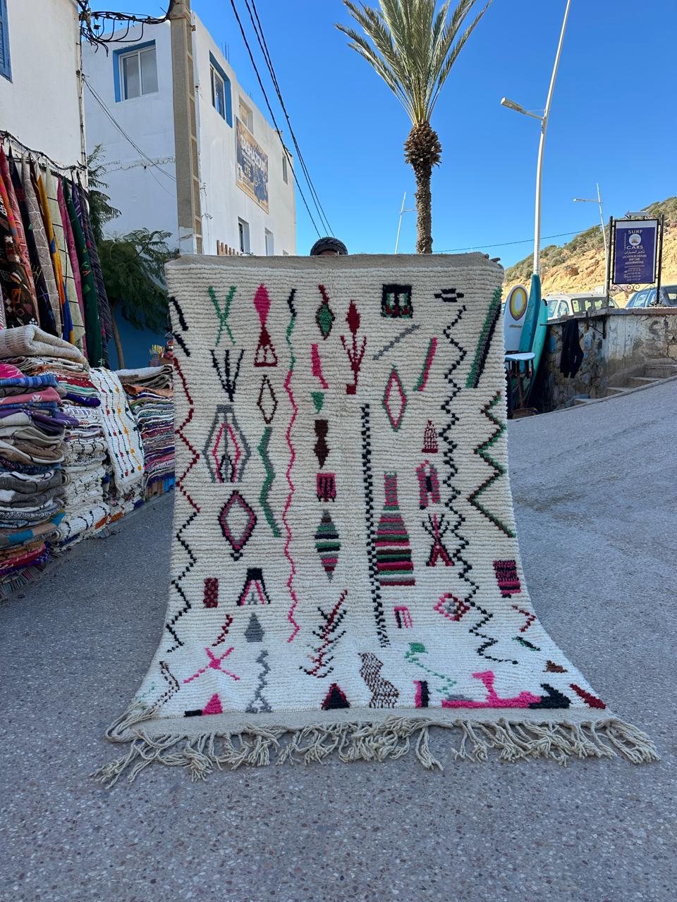 Handmade Azilal Rug, size 250 x 150 cm || 8.2 x 4.92 ft