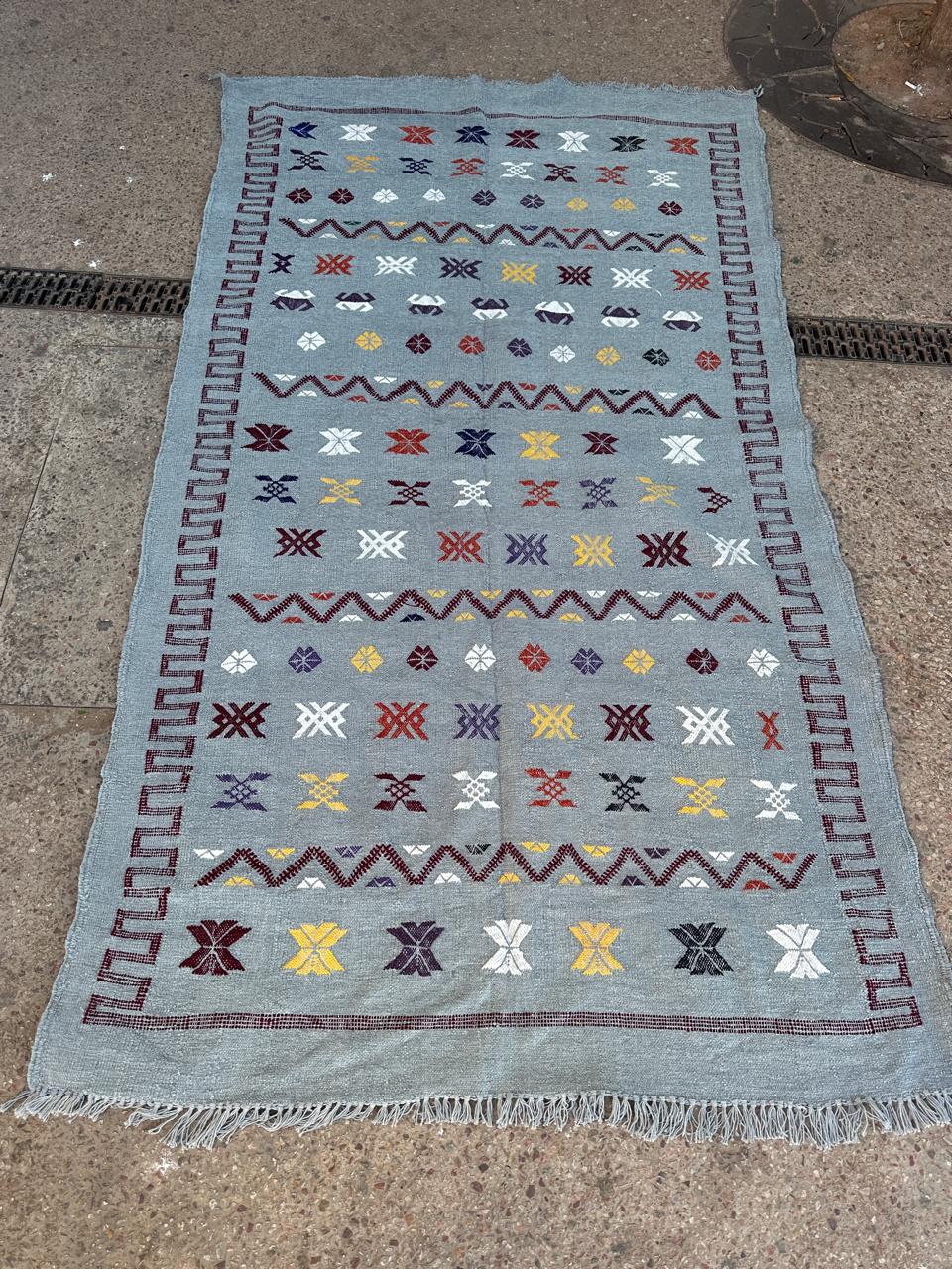 Handmade silk Rug, size 250 x 150 cm || 8.2 x 4.92 ft