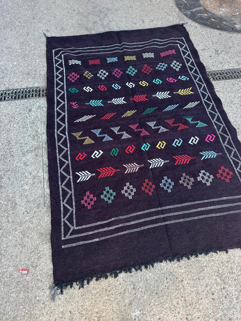 Handmade silk Rug, size 250 x 150 cm || 8.2 x 4.92 ft