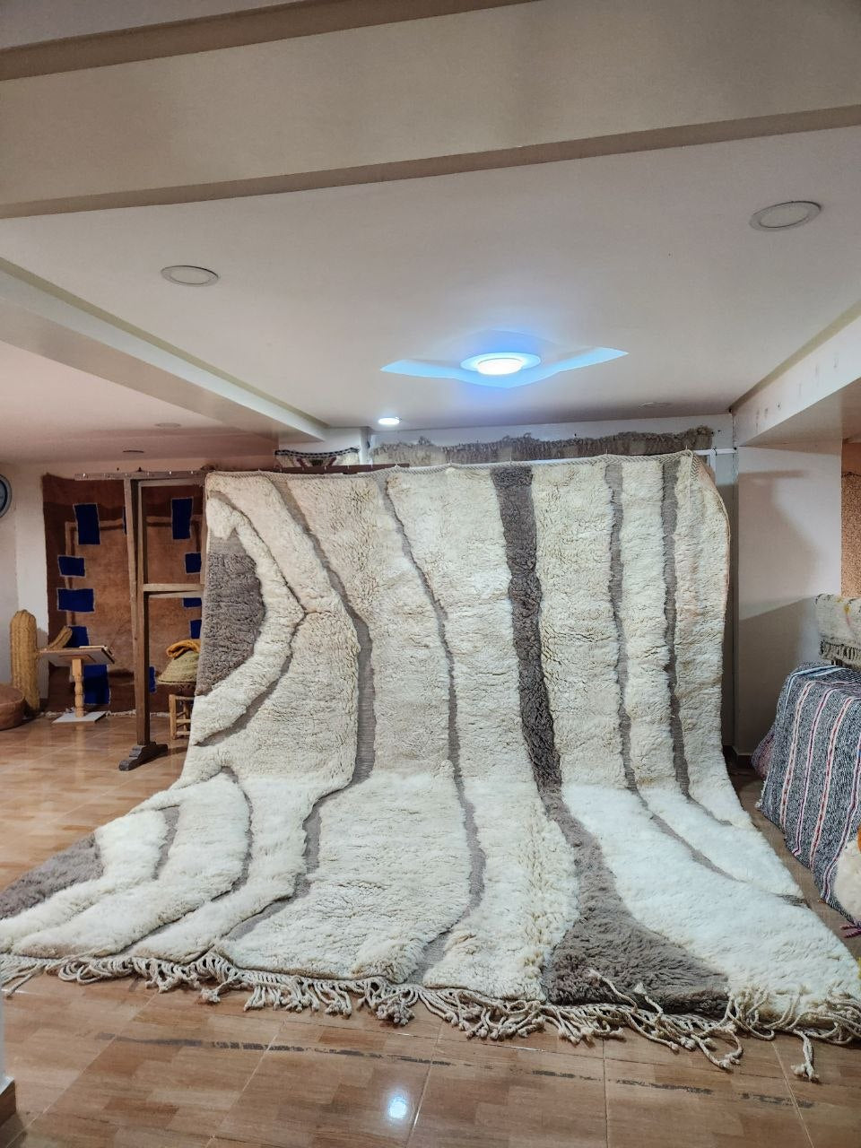 Mrirt Rug size 350 x 290 cm