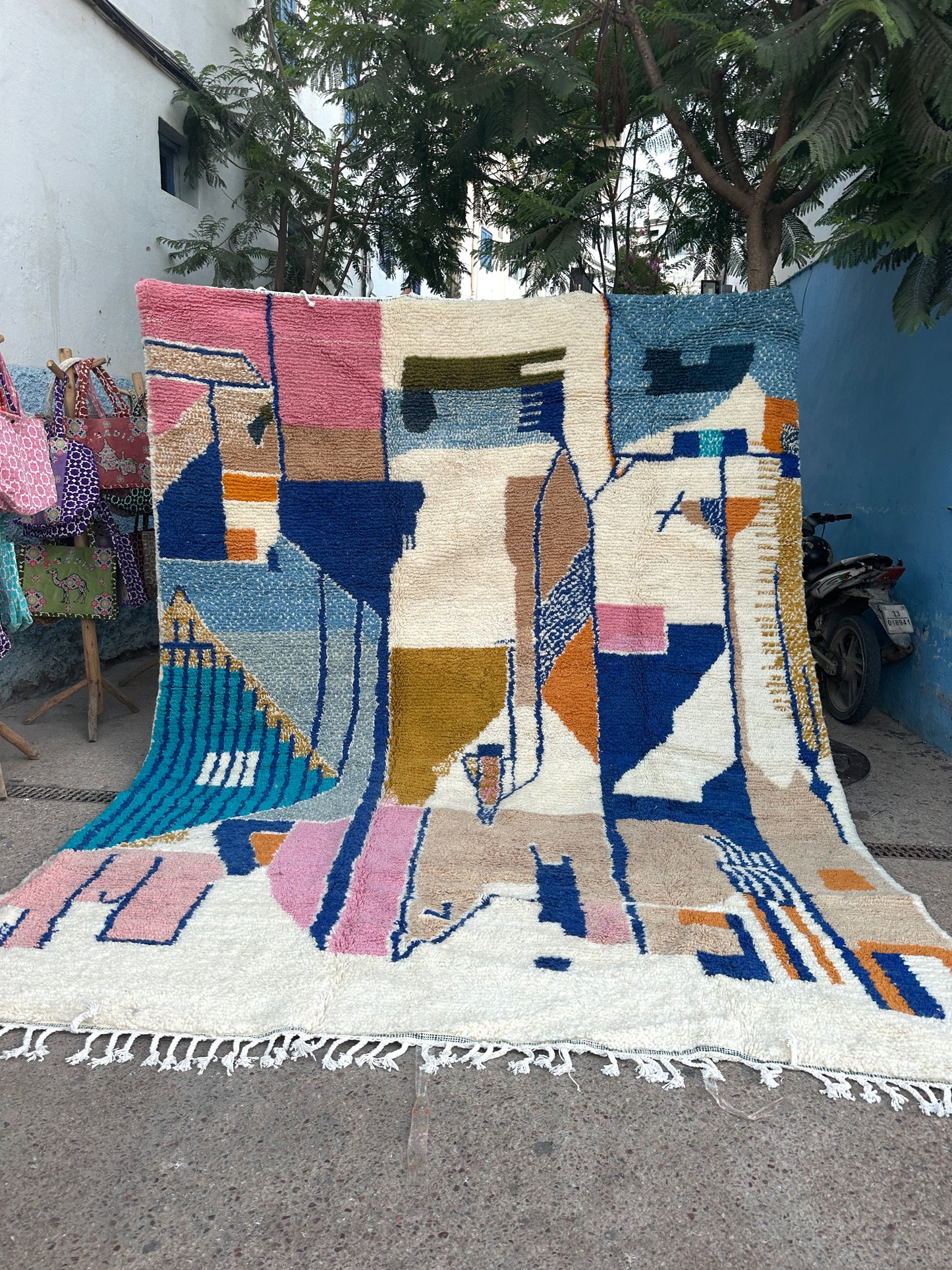 Handmade Beni Ouarain, size 350 x 250 cm ||