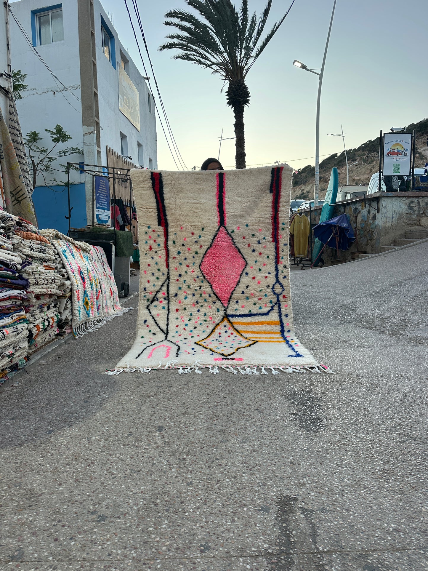 Handmade Azilal Rug, size 250 x 150 cm || 8.2 x 4.92 ft