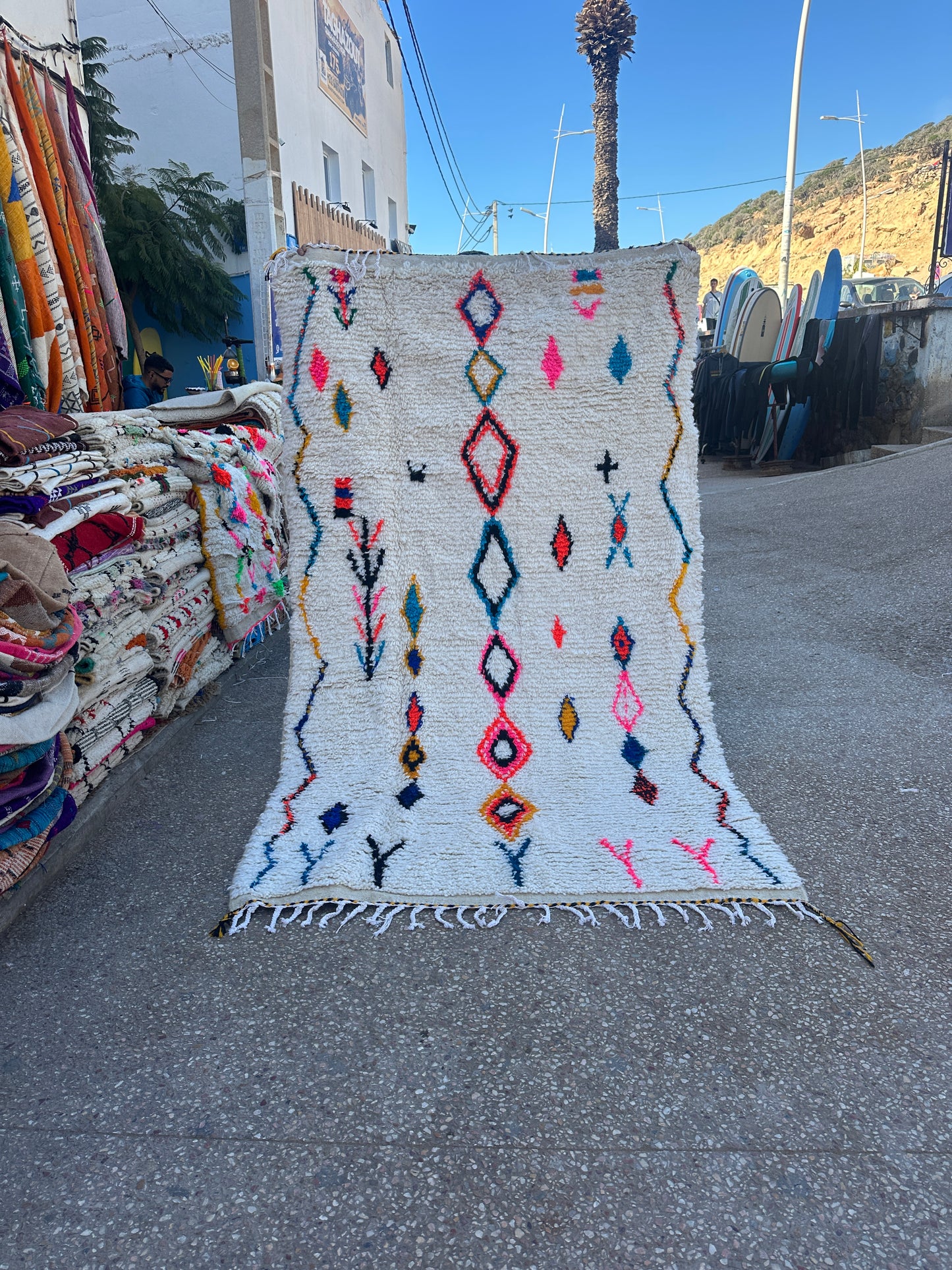 Handmade Azilal Rug, size 250 x 150 cm || 8.2 x 4.92 ft