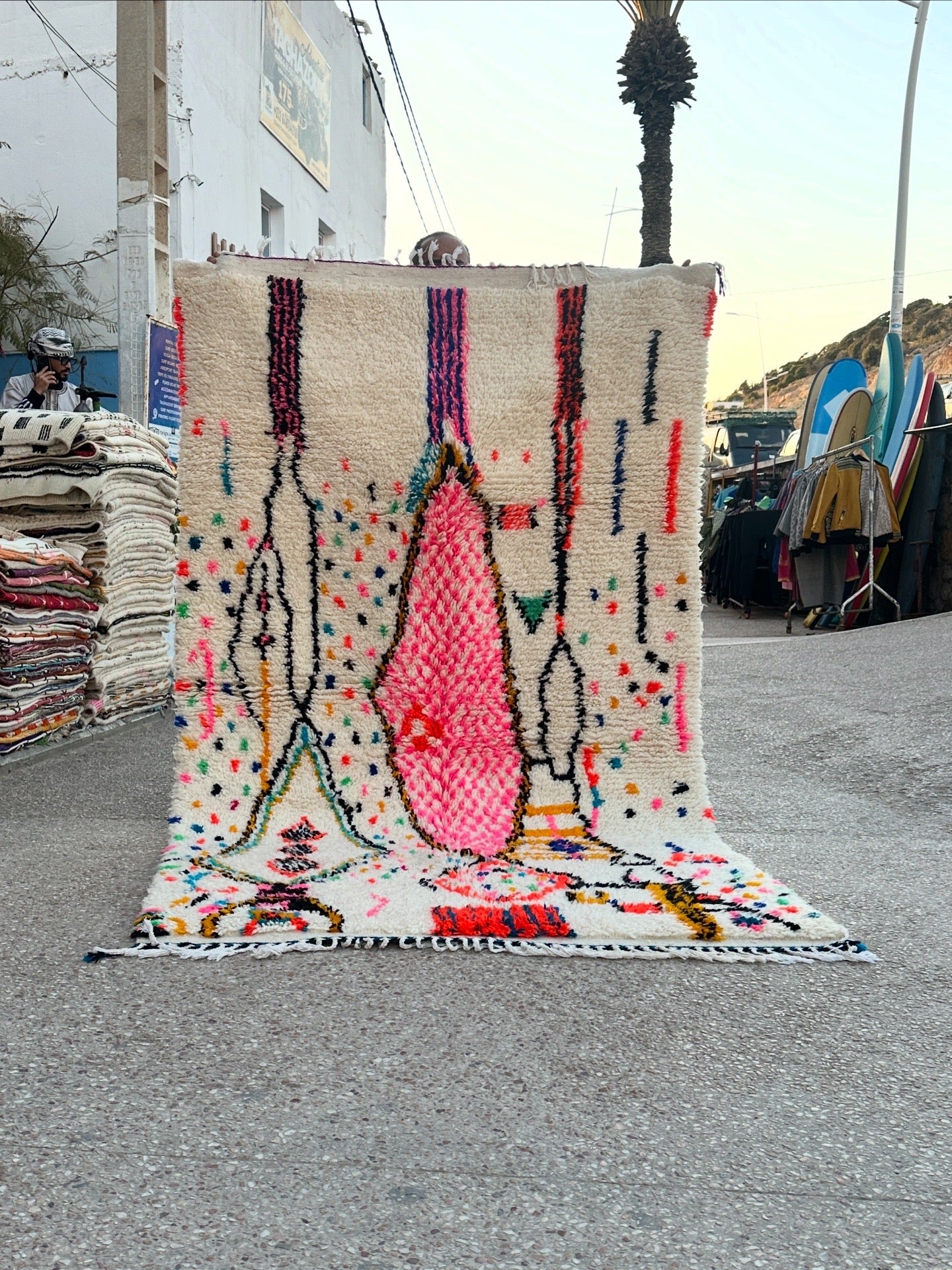 Handmade Azilal Rug, size 250 x 150 cm || 8.2 x 4.92 ft
