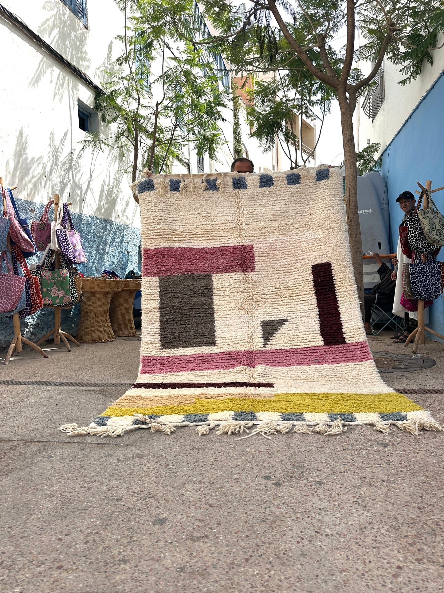 Handmade Beni Ouarain, size 250 x 150 cm || 8.2 x 4.92 ft