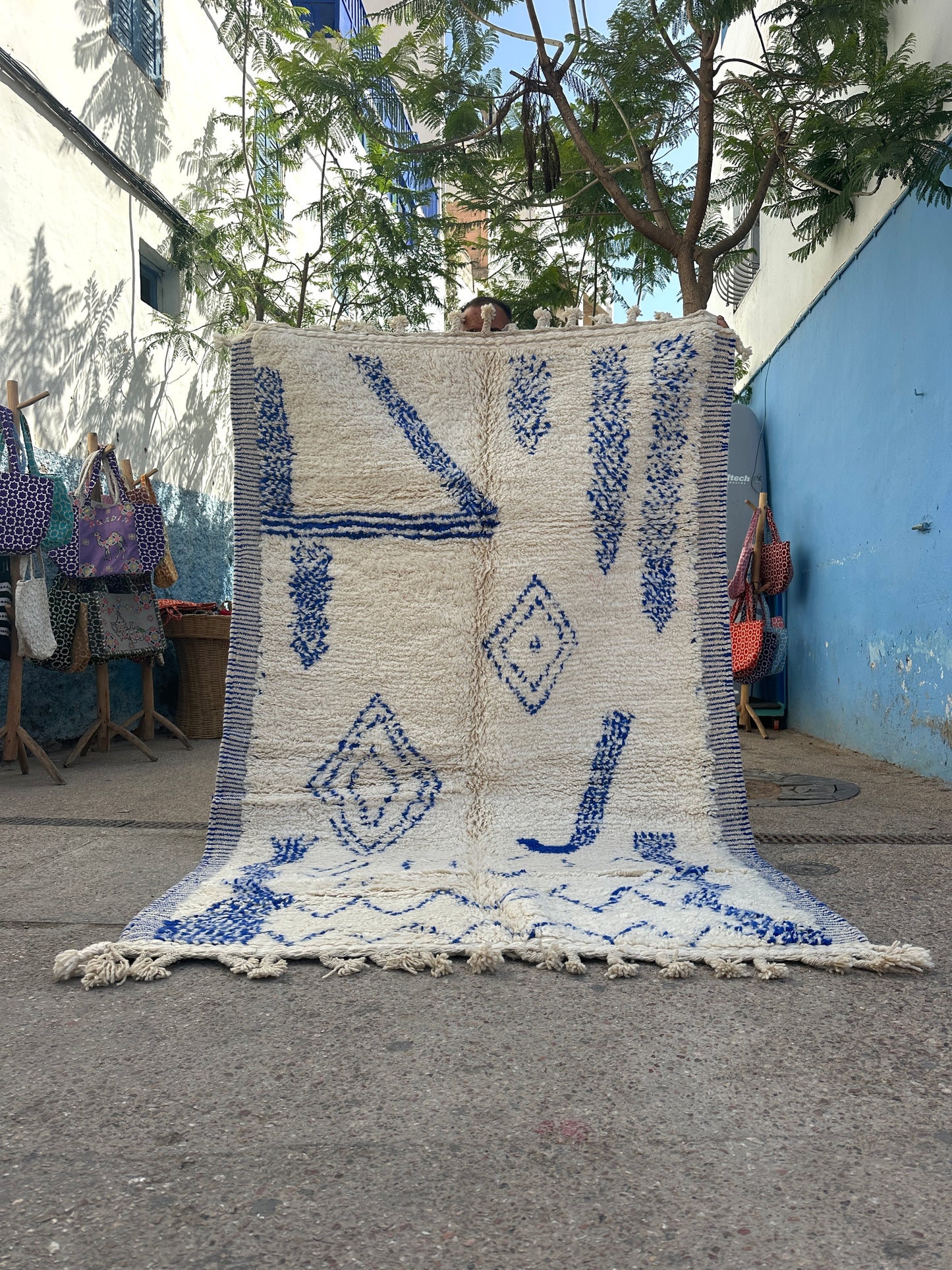Handmade Beni Ouarain, size 250 x 150 cm || 8.2 x 4.92 ft