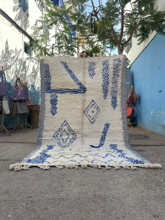 Handmade Beni Ouarain, size 250 x 150 cm || 8.2 x 4.92 ft