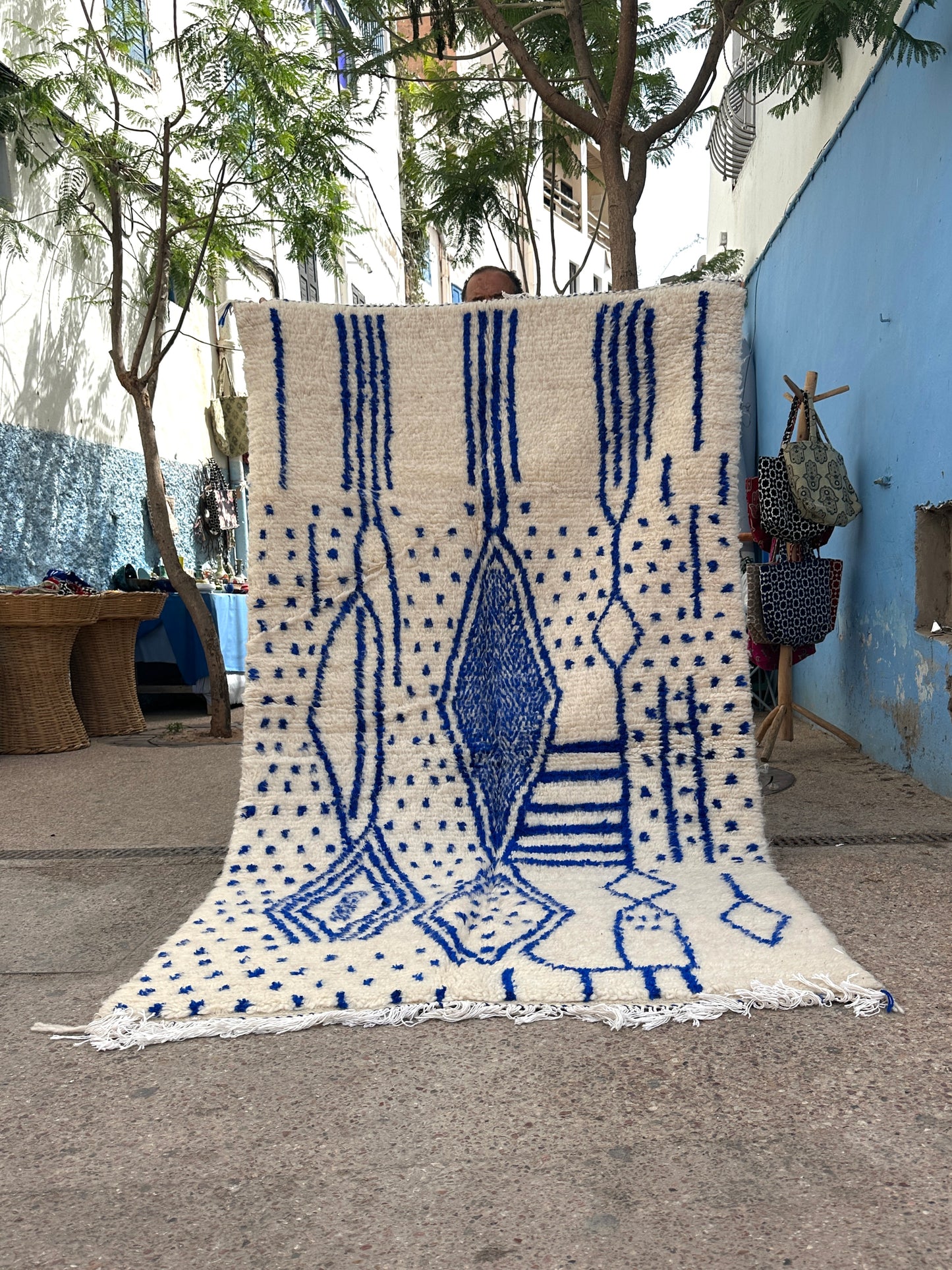 Handmade Azilal Rug, size 250 x 150 cm || 8.2 x 4.92 ft