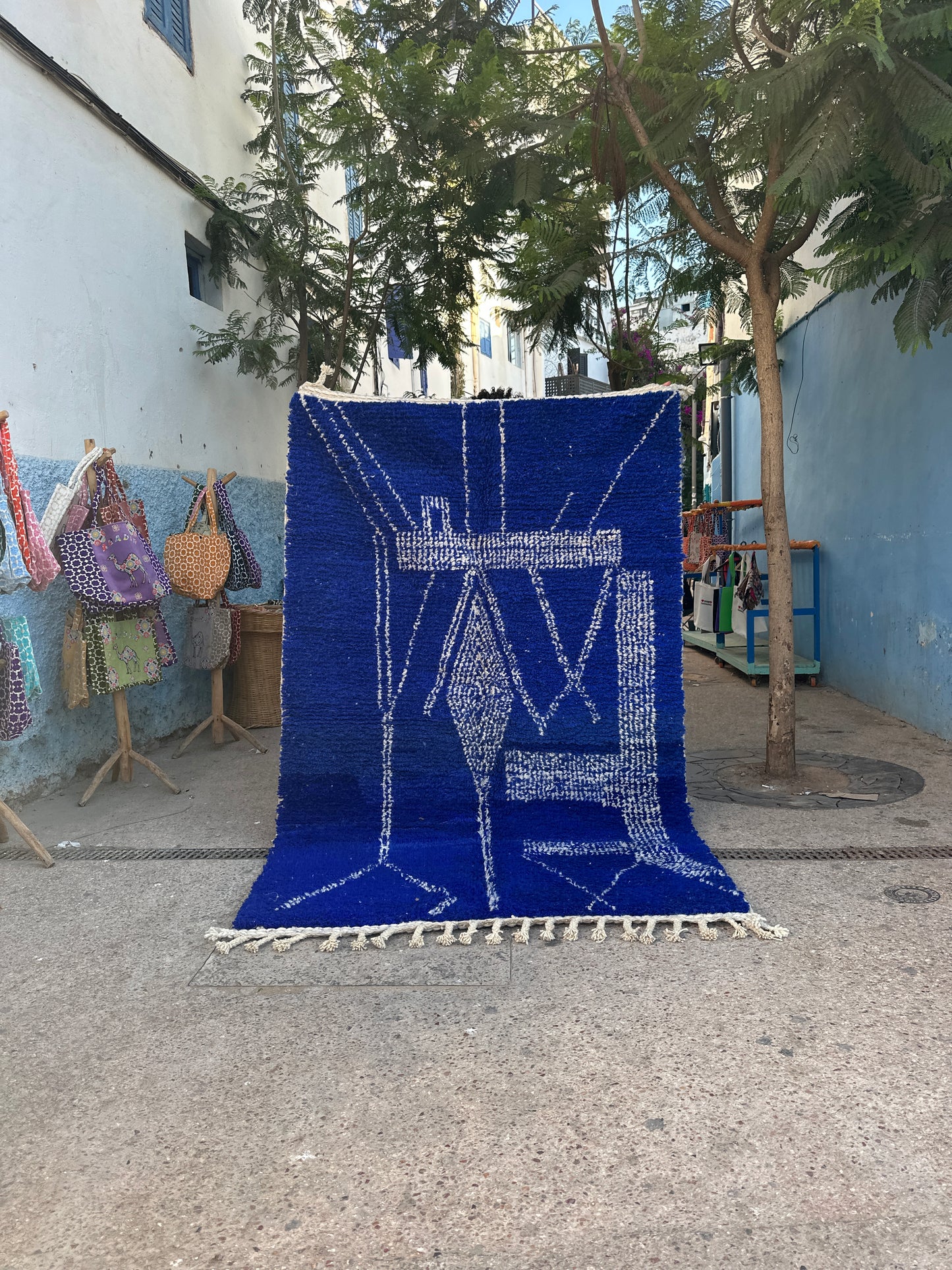 Handmade Beni Ouarain, size 250 x 150 cm || 8.2 x 4.92 ft