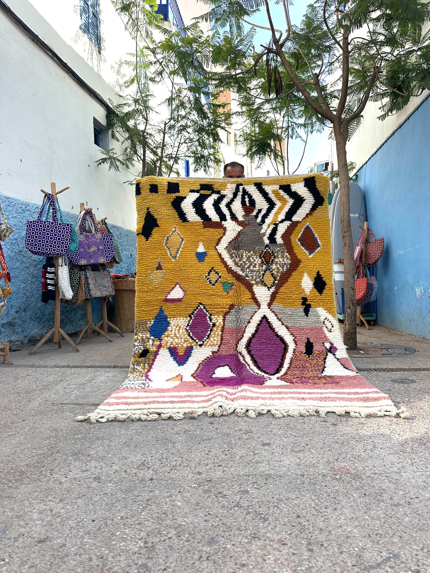 Handmade Beni Ouarain, size 250 x 150 cm || 8.2 x 4.92 ft