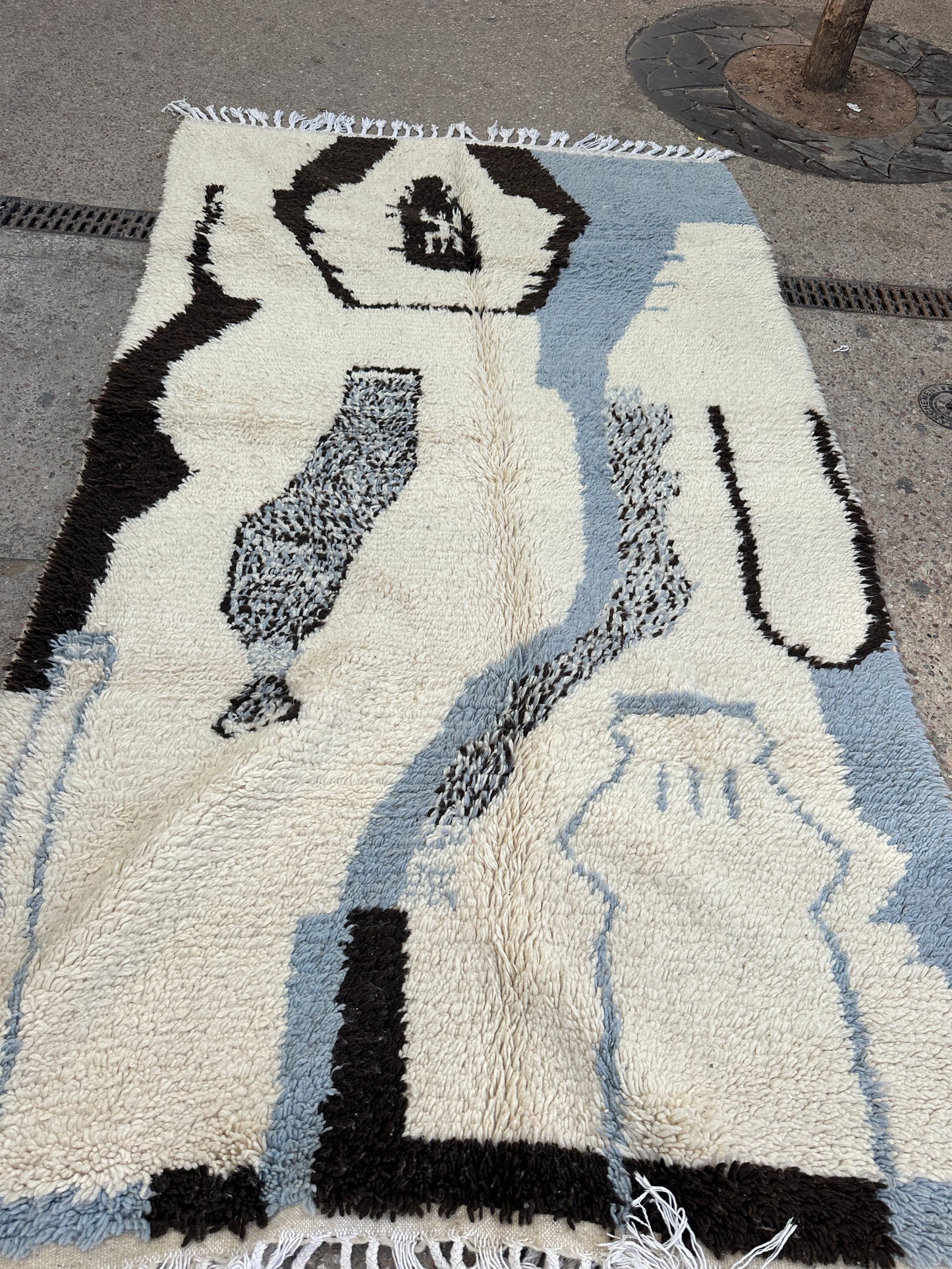 Handmade Azilal Rug, size 250 x 150 cm || 8.2 x 4.92 ft