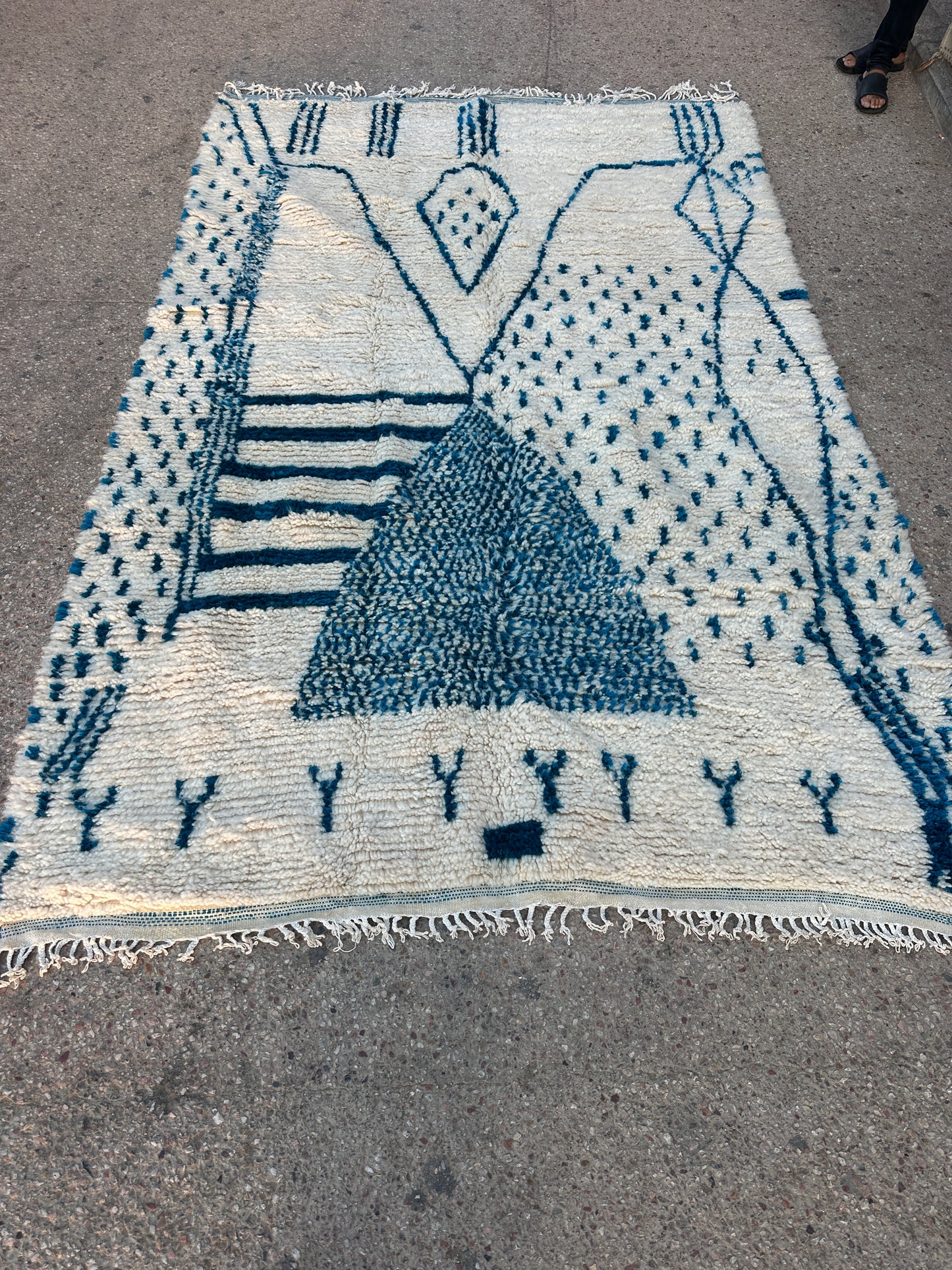 Handmade Azilal Rug, size 300 x 200 cm || 9.84 x 6.56 ft