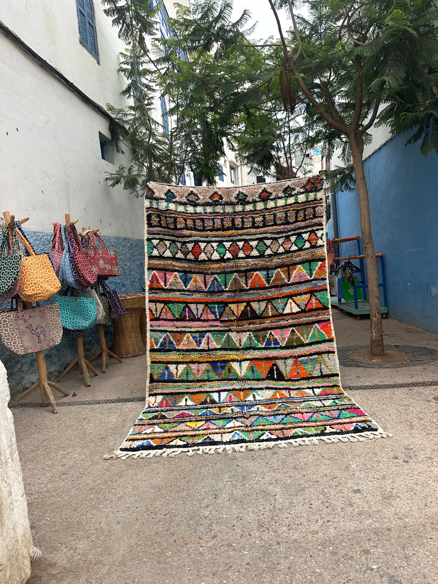Handmade Beni Ouarain, size 250 x 150 cm || 8.2 x 4.92 ft