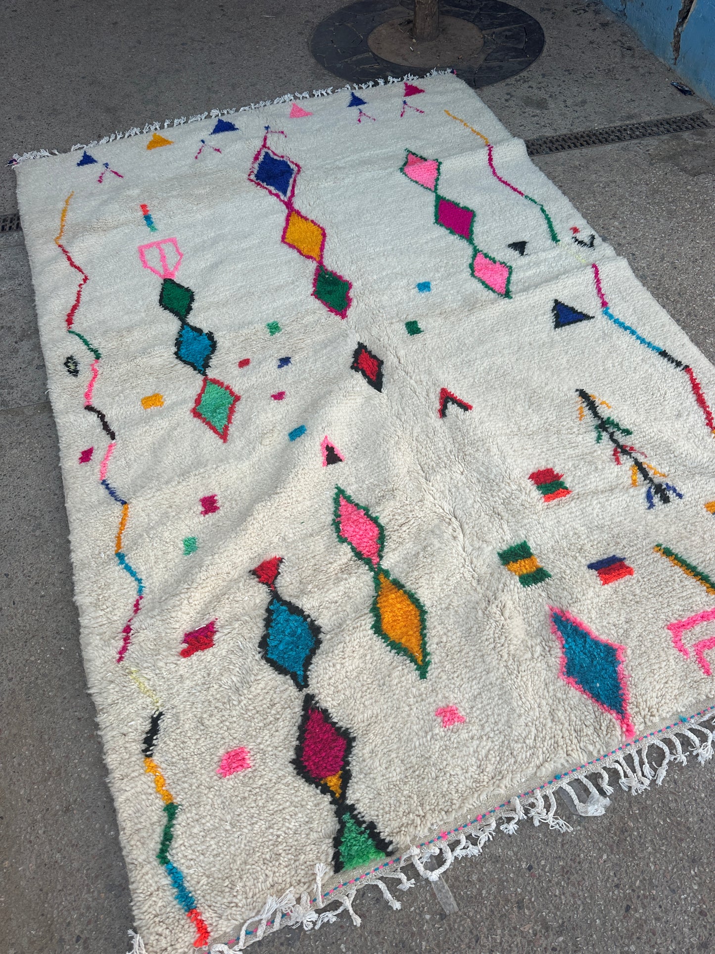 Handmade Azilal Rug, size 300 x 200 cm || 9.84 x 6.56 ft