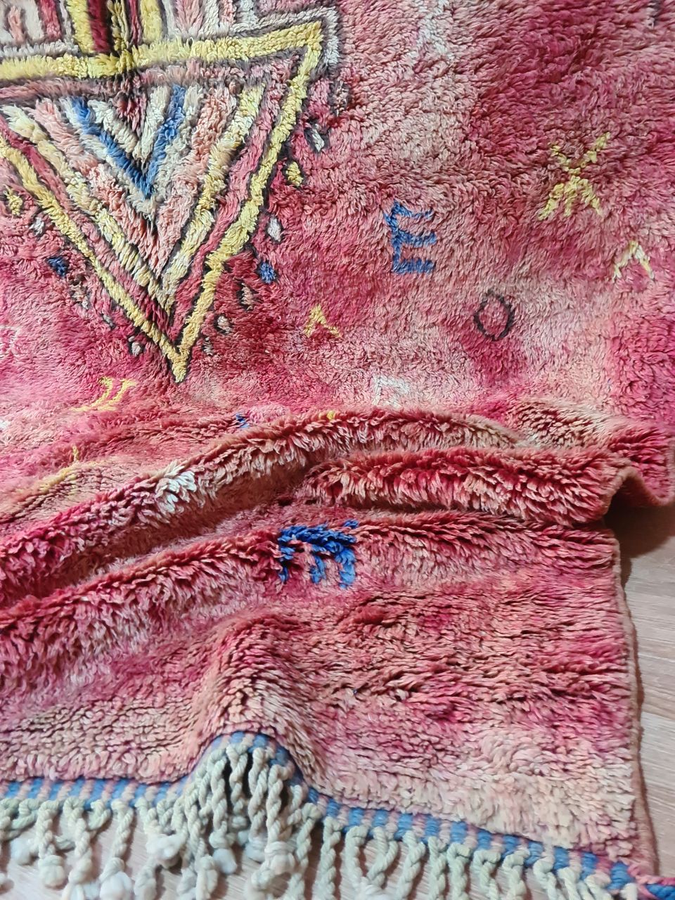 Handmade mrirt, size 250 x 150 cm || 8.2 x 4.92 ft