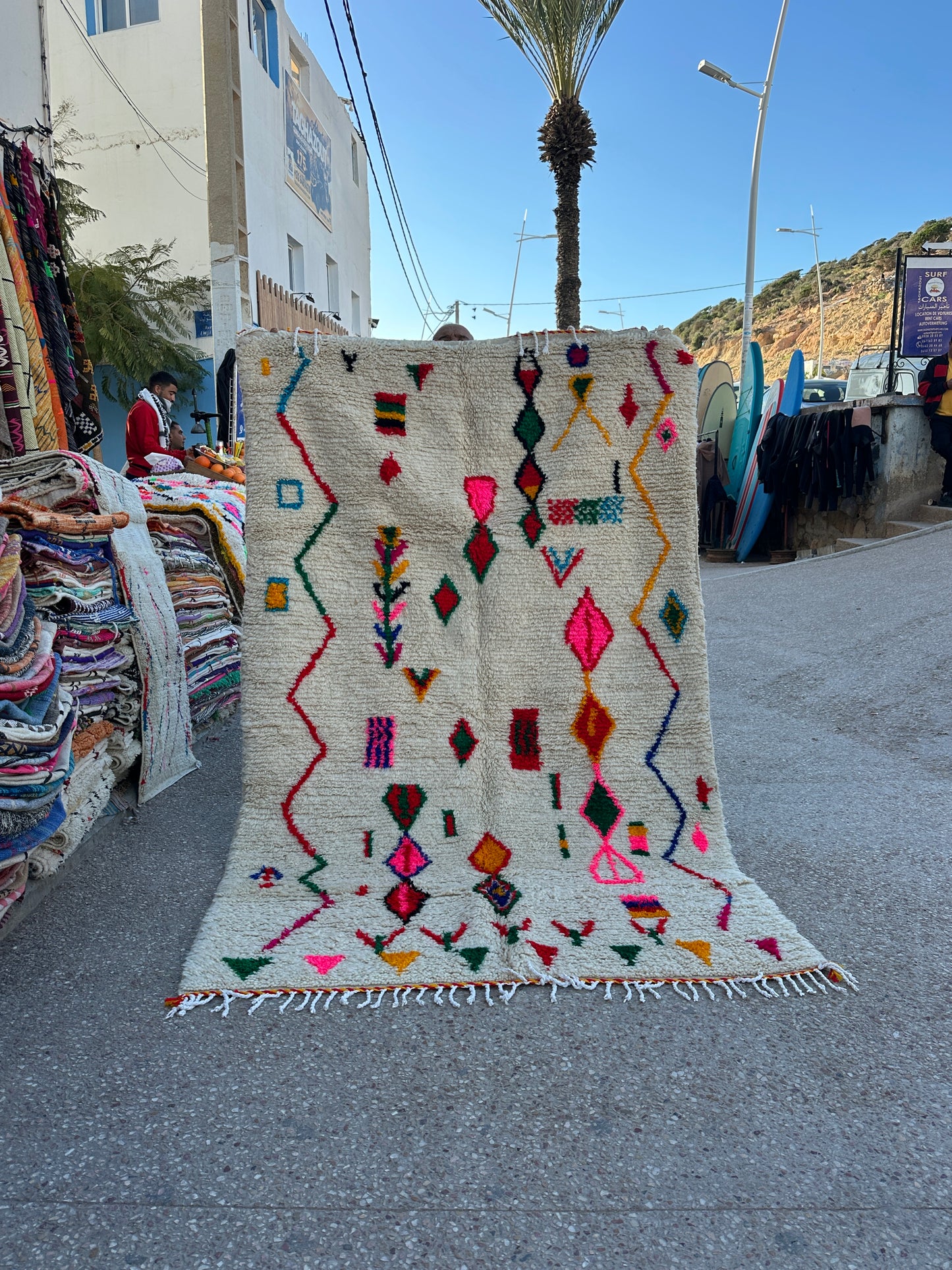 Handmade Azilal Rug, size 250 x 150 cm || 8.2 x 4.92 ft